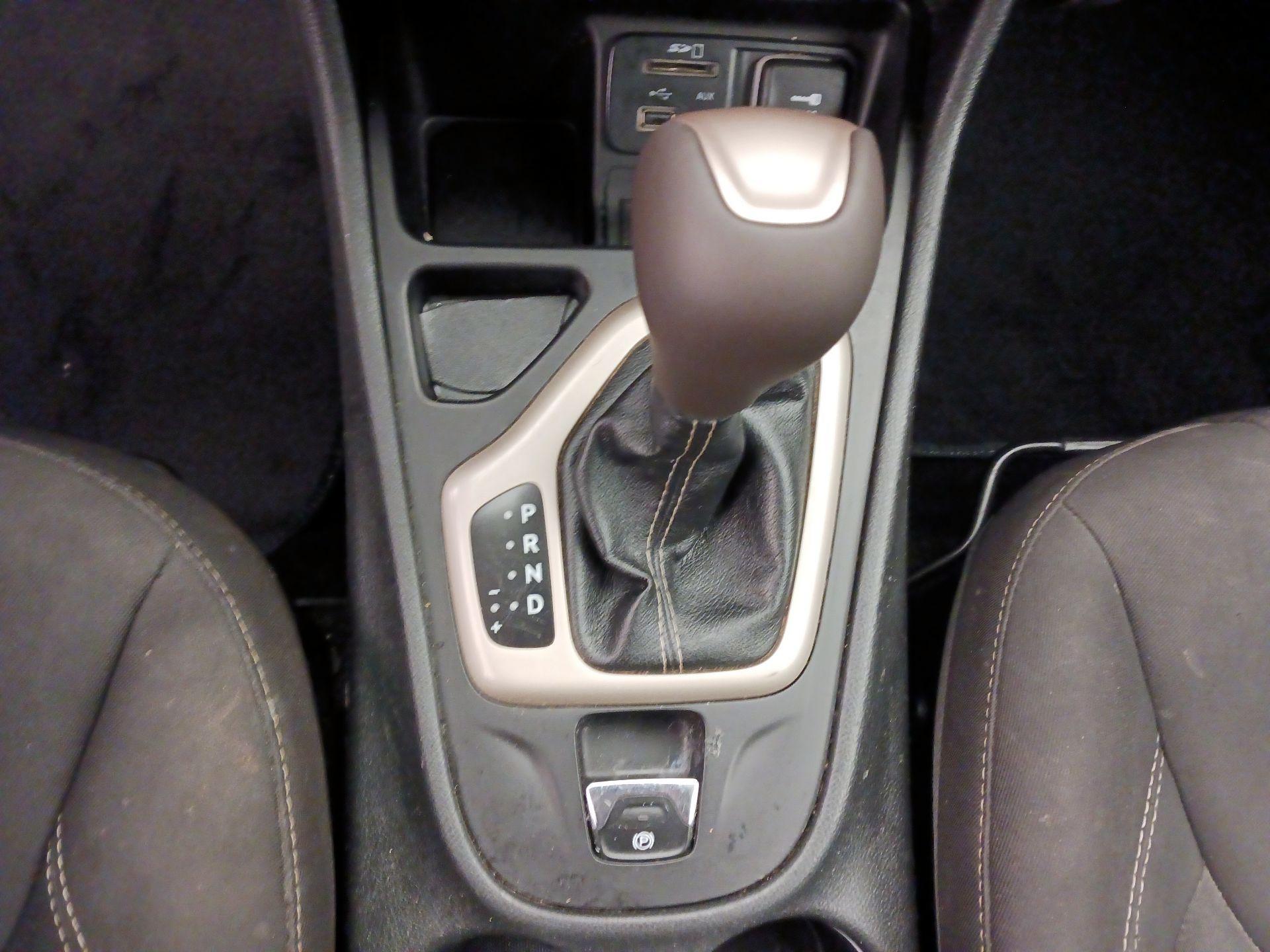 Thumbnail: 2014 Jeep Cherokee - 17