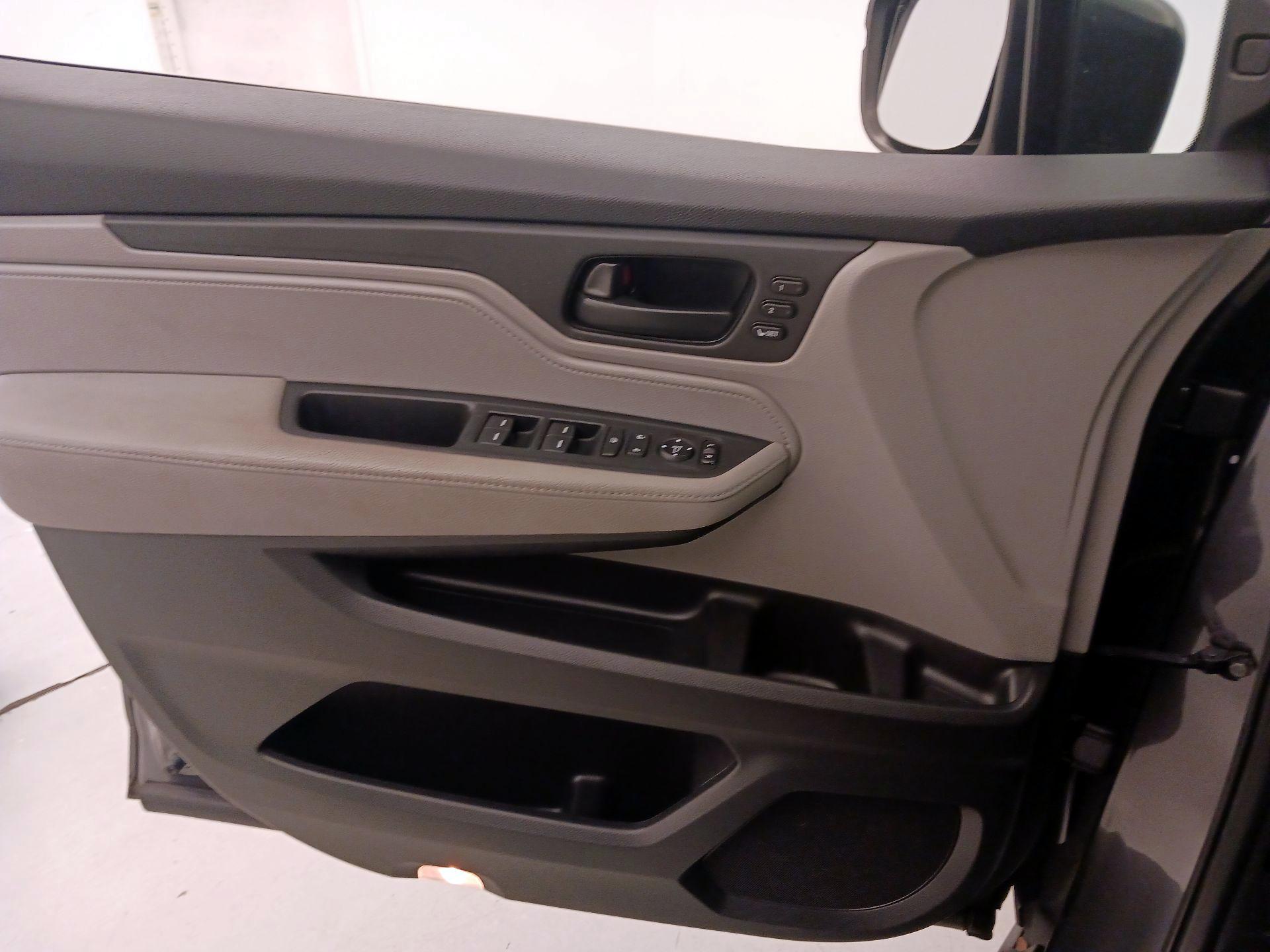 Thumbnail: 2019 Honda Odyssey - 12