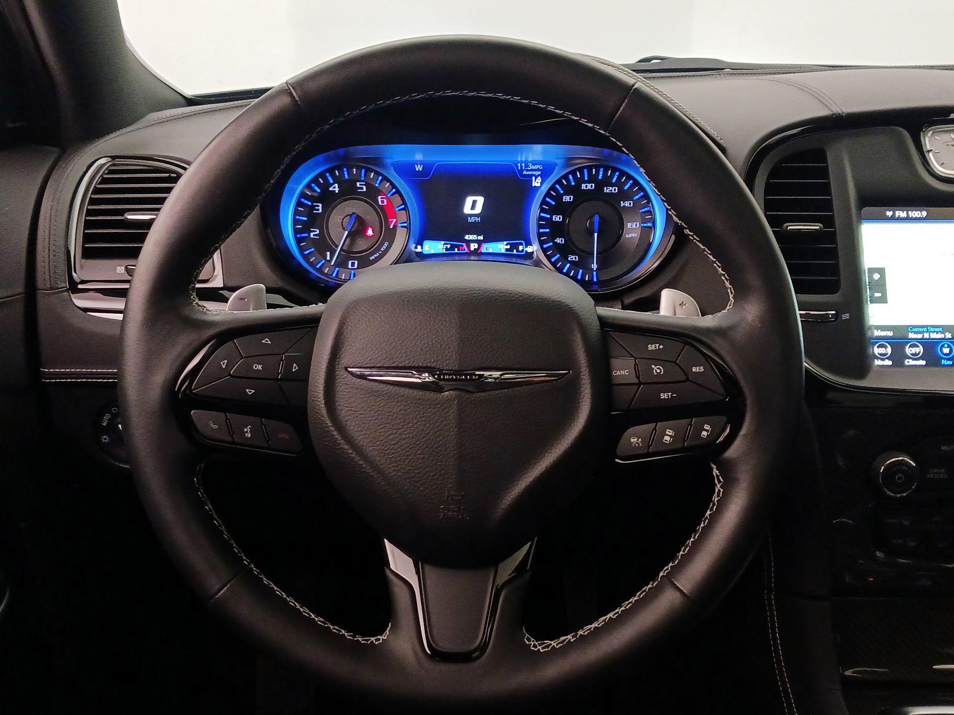 Thumbnail: 2023 Chrysler 300 - 10