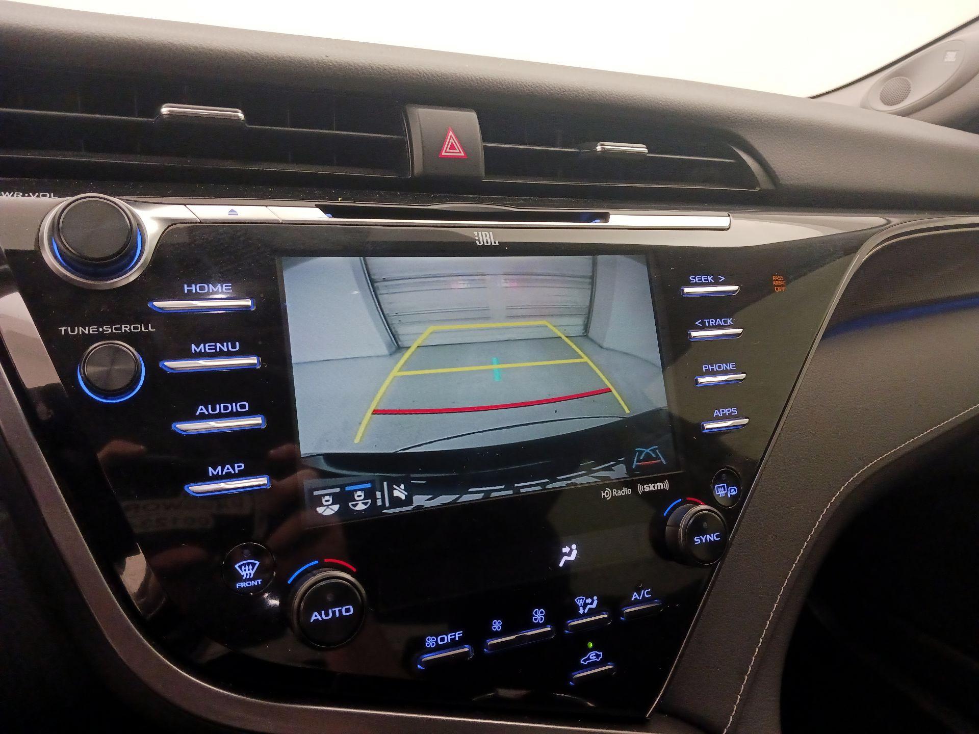 Thumbnail: 2019 Toyota Camry - 14