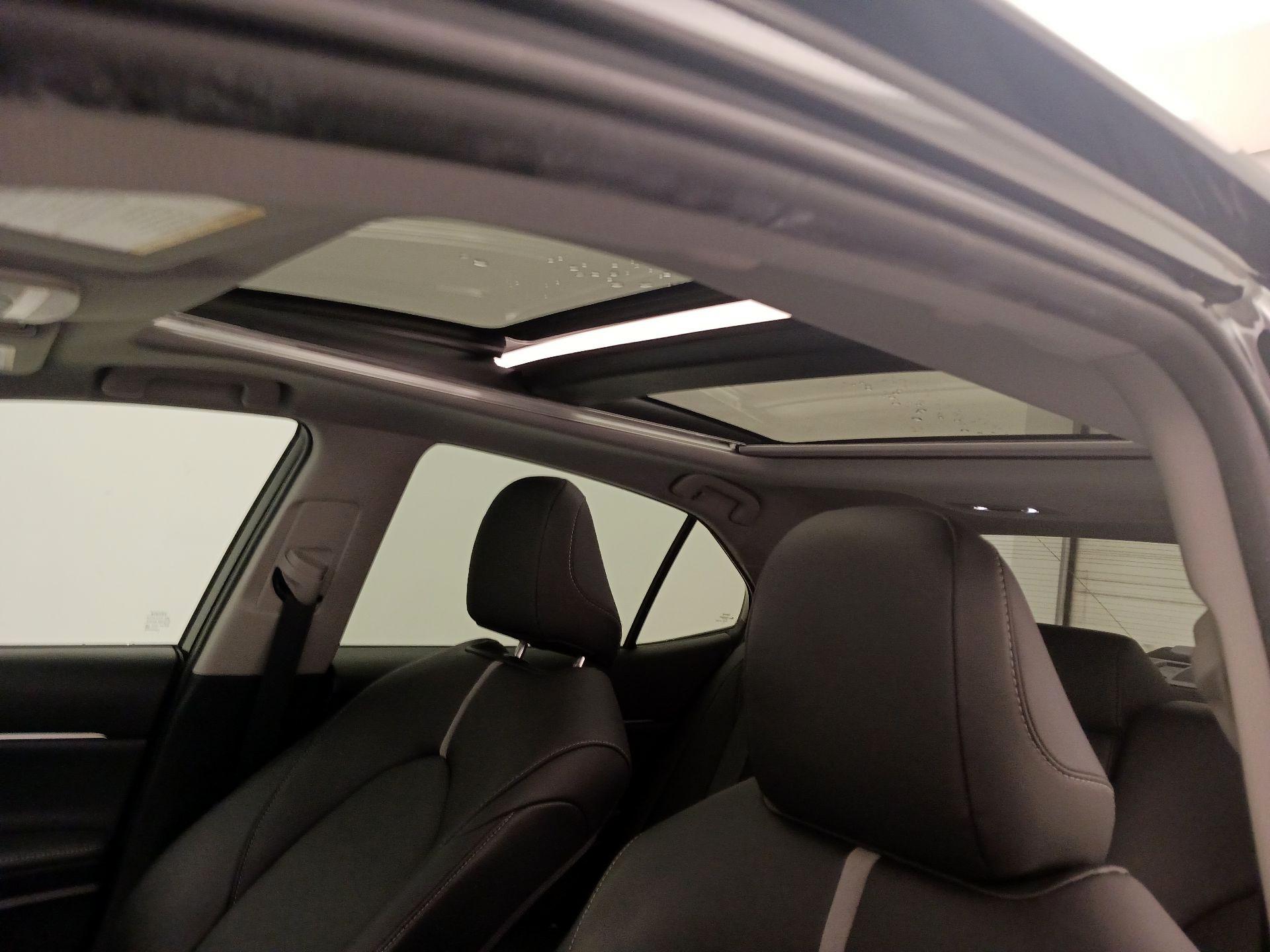 Thumbnail: 2019 Toyota Camry - 19