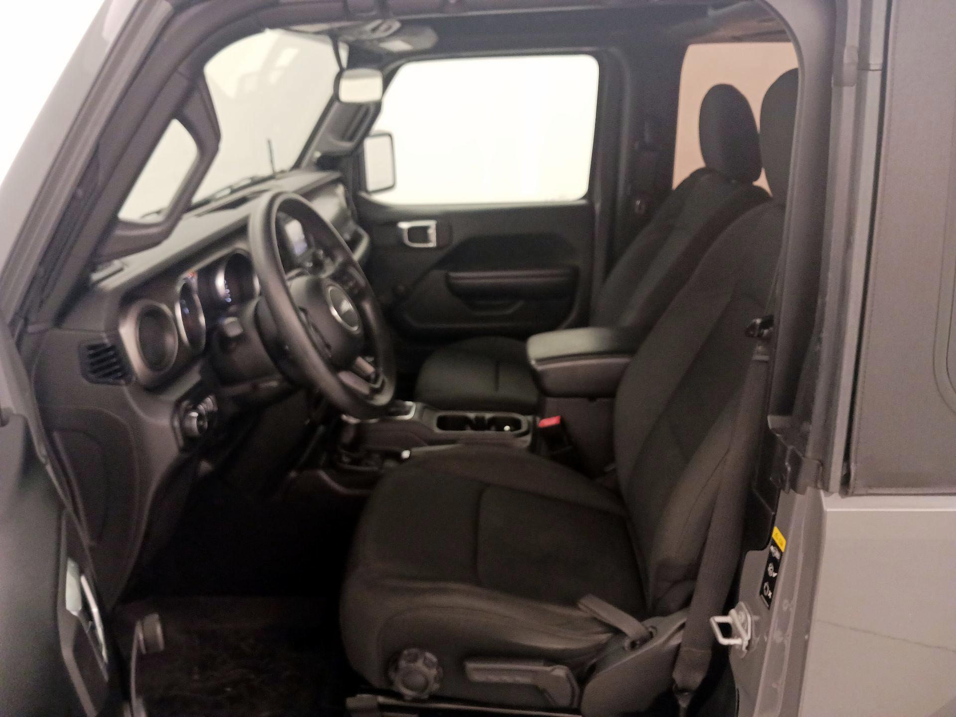 Thumbnail: 2021 Jeep Wrangler - 11