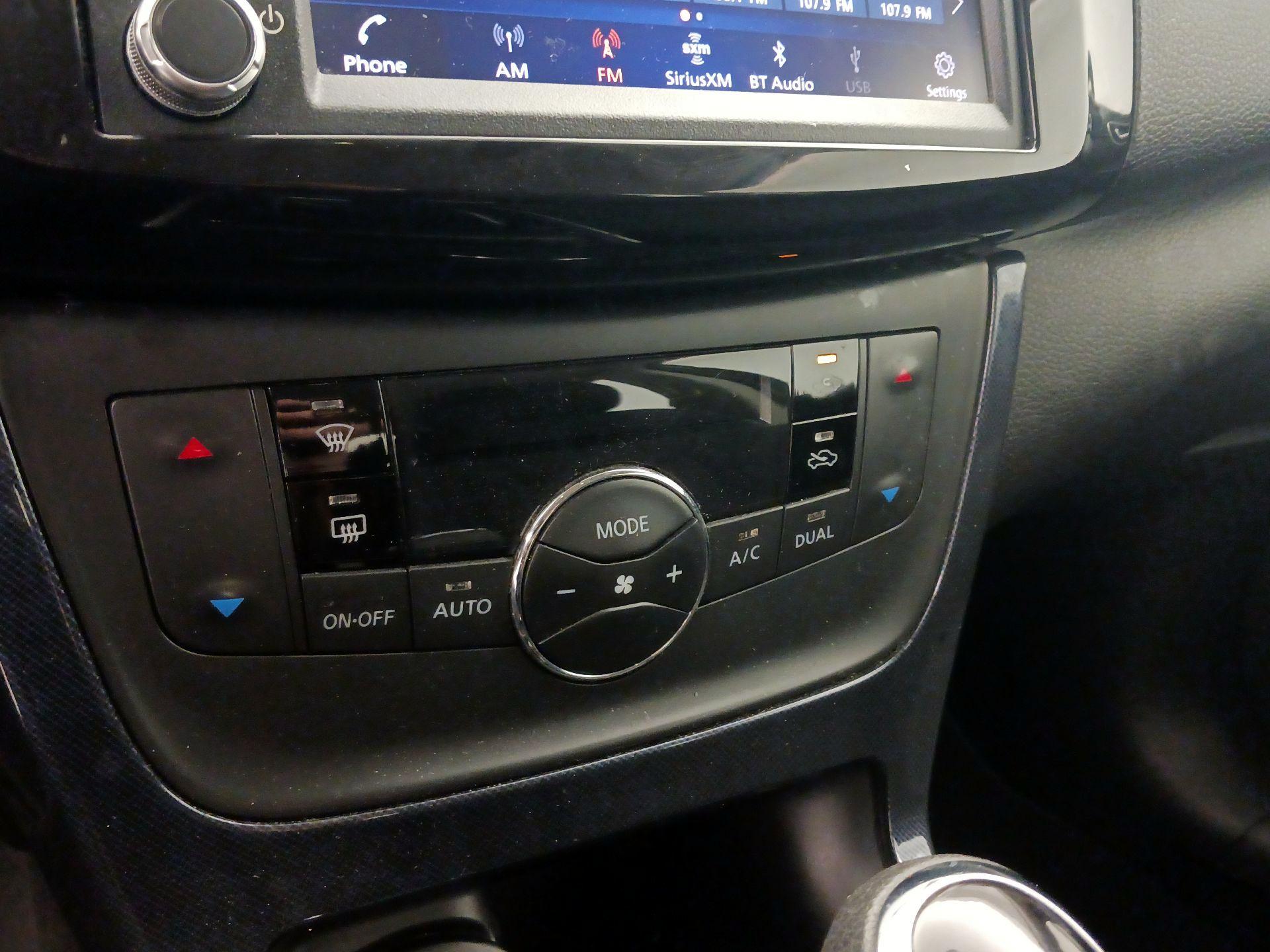 Thumbnail: 2019 Nissan Sentra - 16