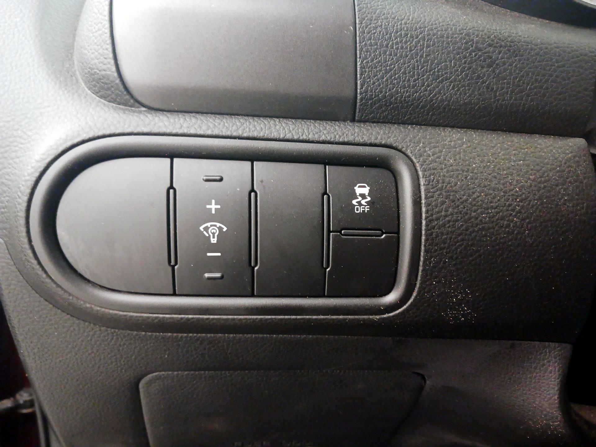 Thumbnail: 2017 Kia Forte - 13