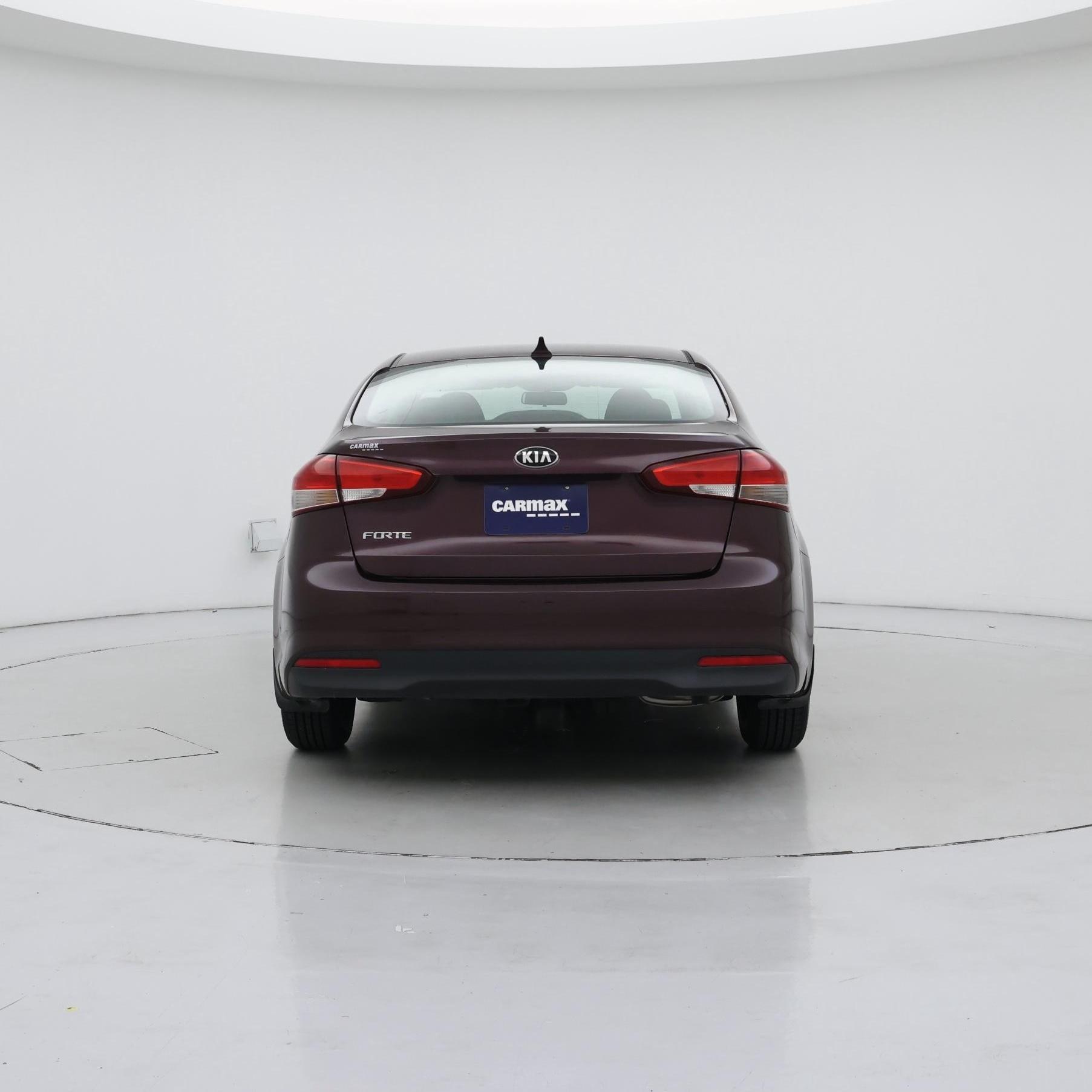 Thumbnail: 2017 Kia Forte - 6