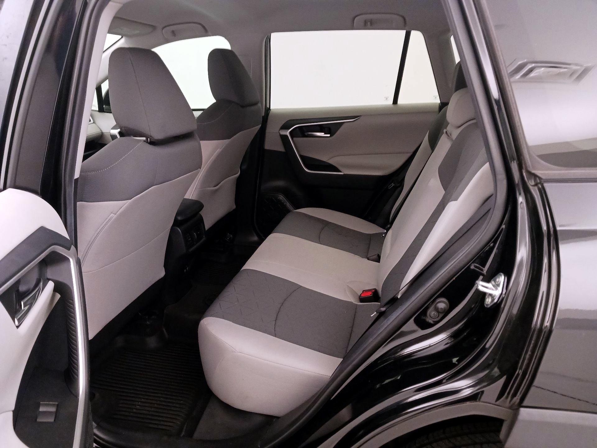 Thumbnail: 2020 Toyota RAV4 - 19