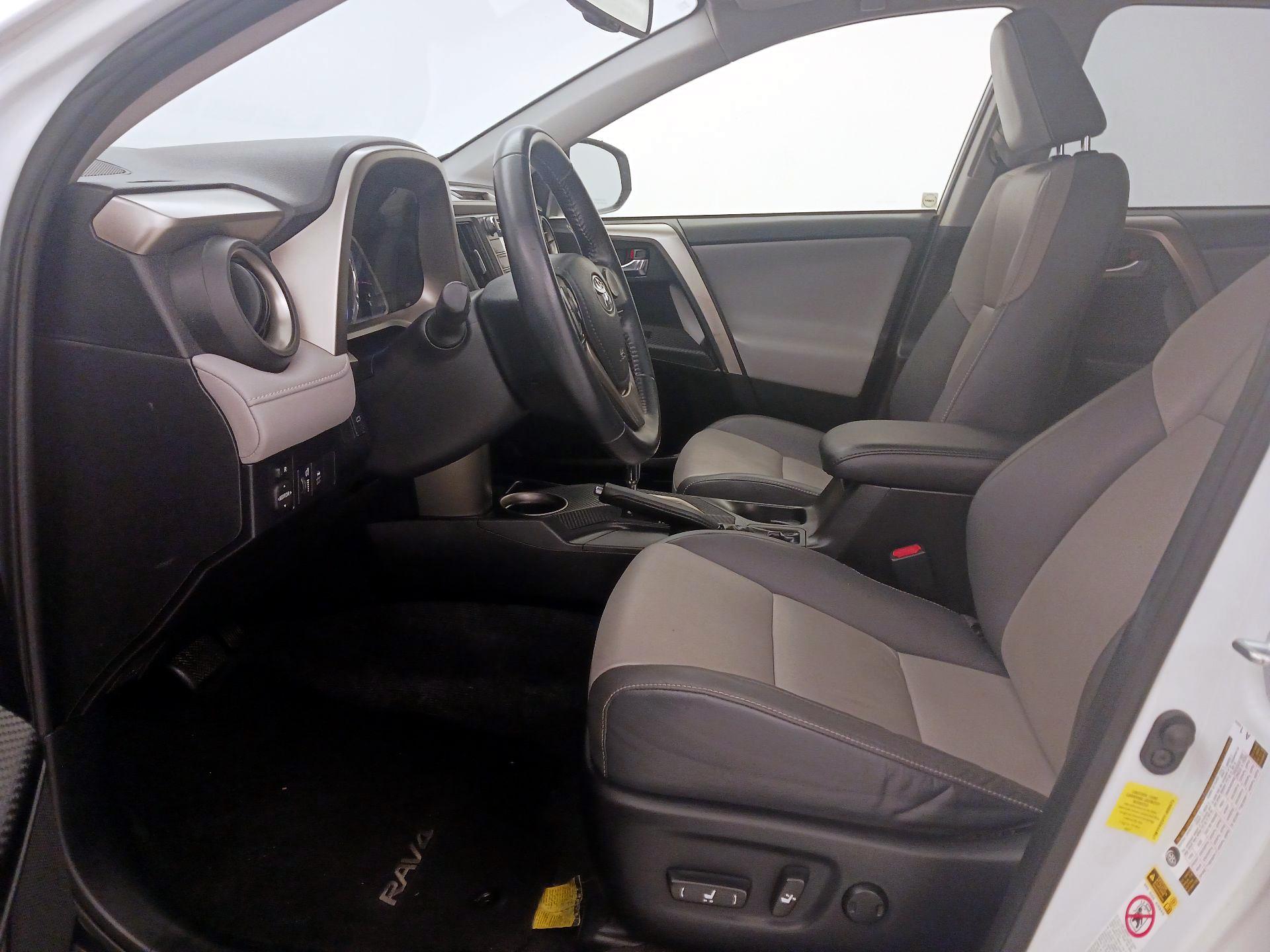 Thumbnail: 2015 Toyota RAV4 - 11
