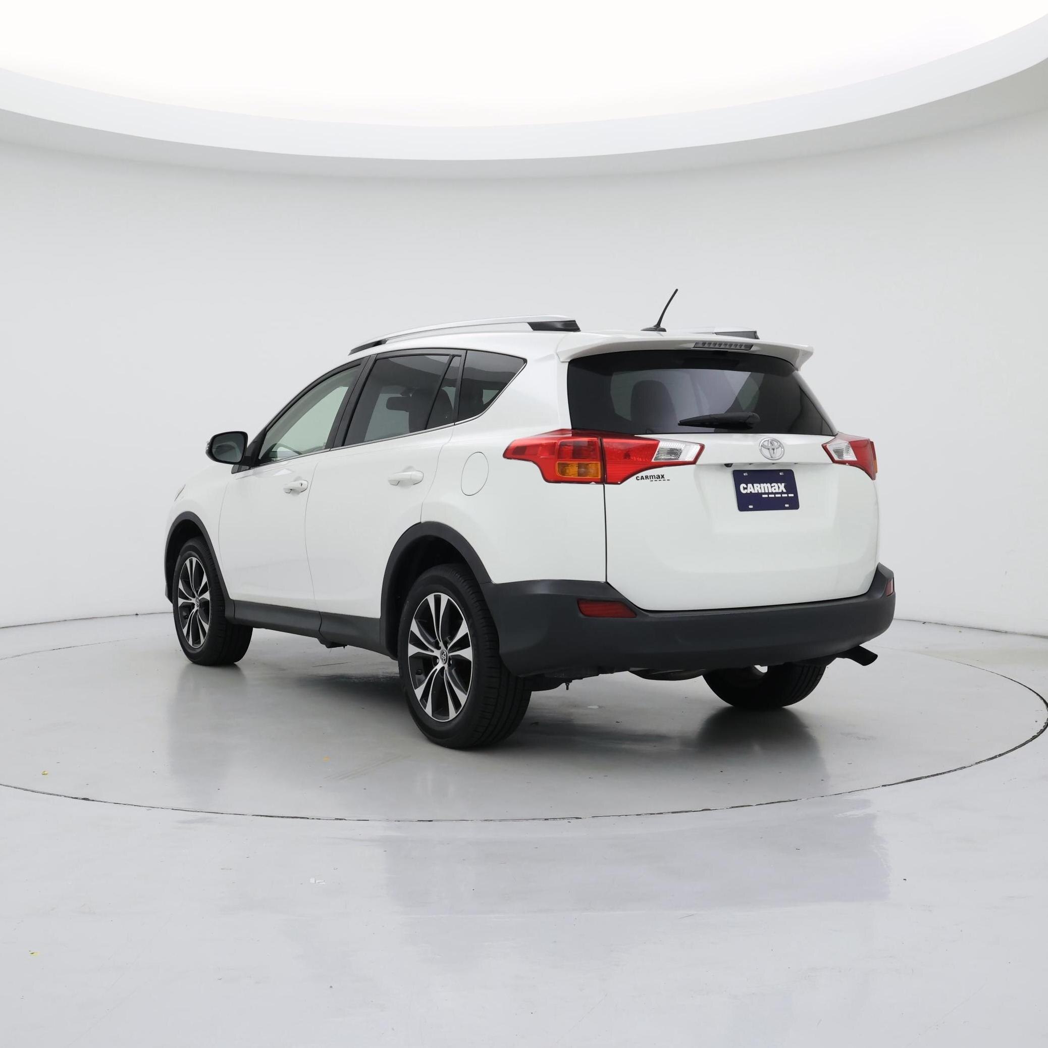 Thumbnail: 2015 Toyota RAV4 - 2