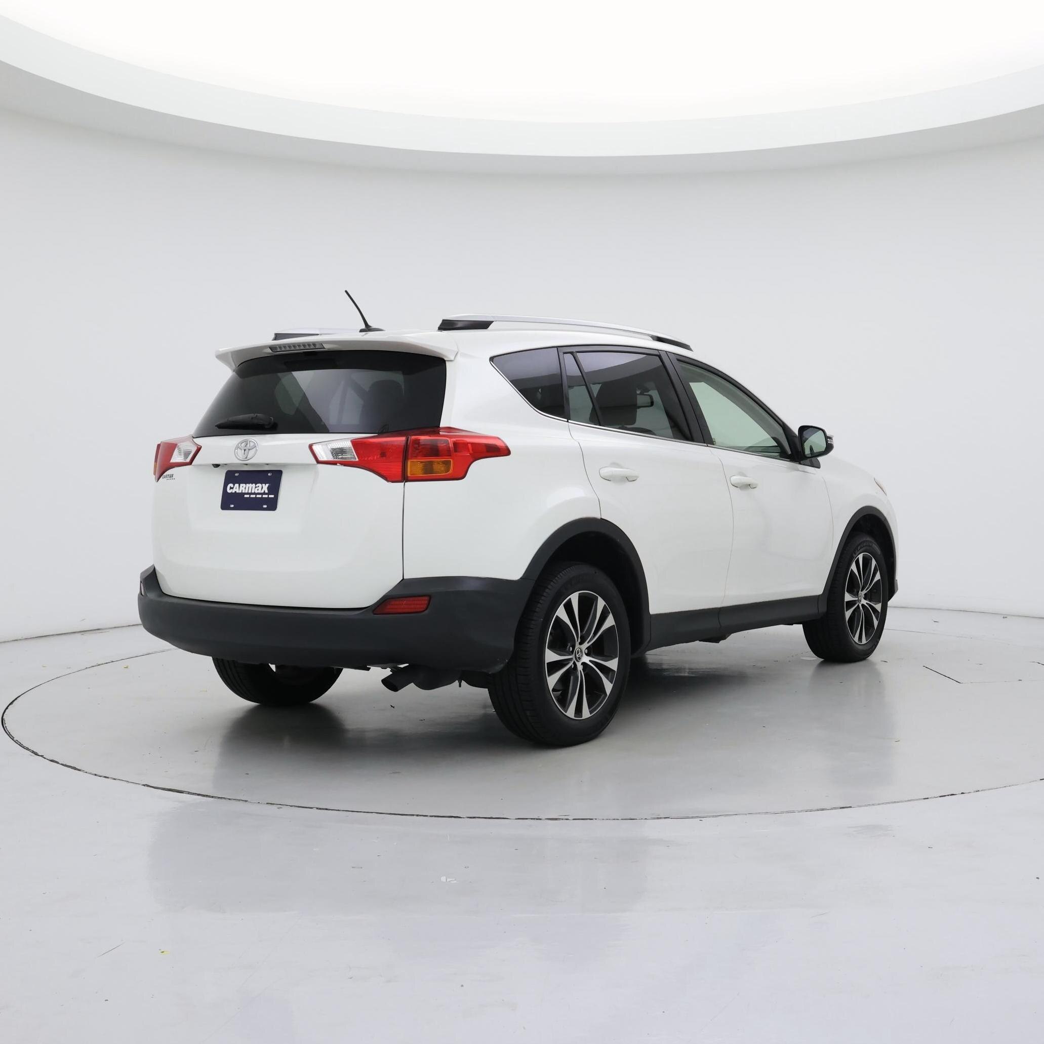 Thumbnail: 2015 Toyota RAV4 - 8