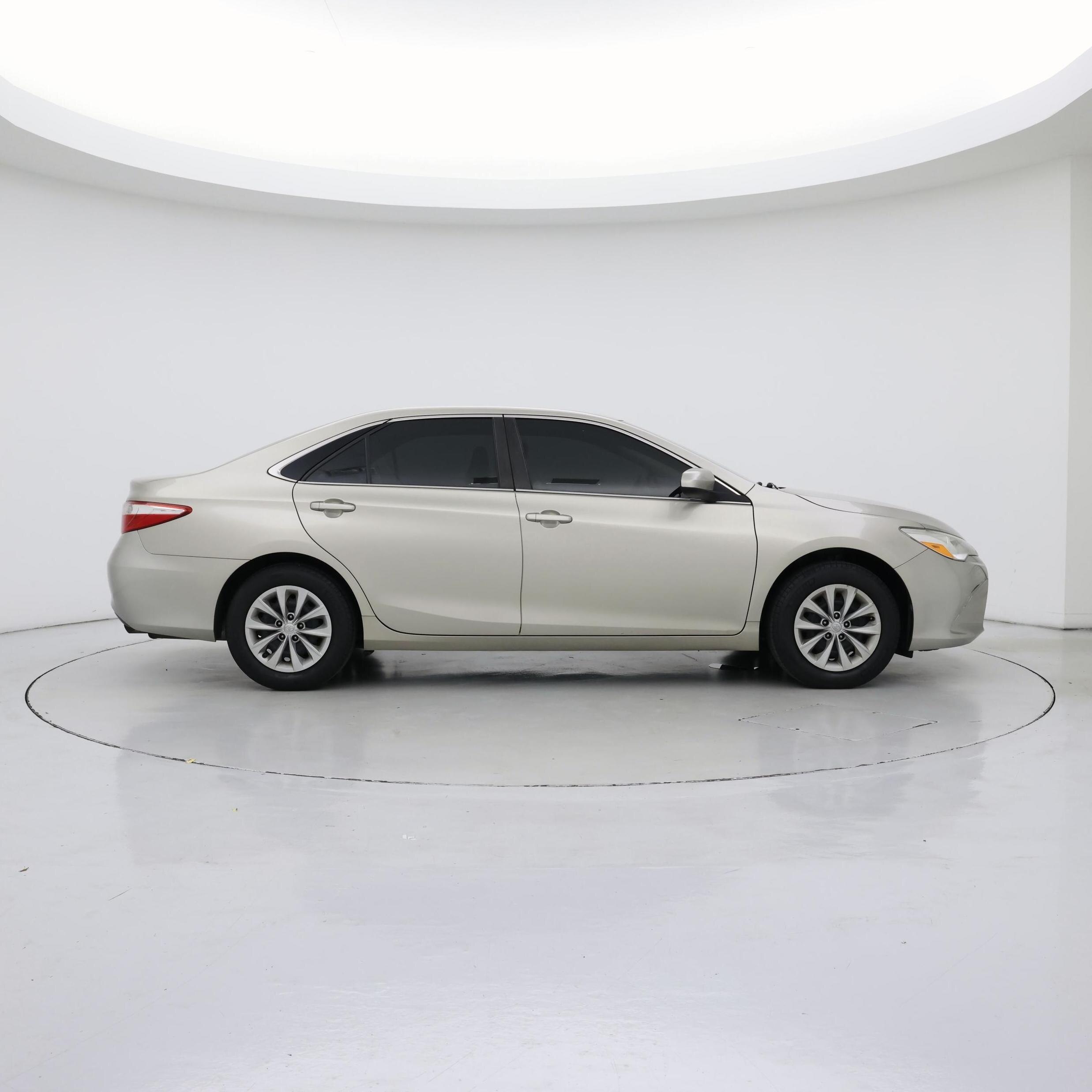 Thumbnail: 2017 Toyota Camry - 7