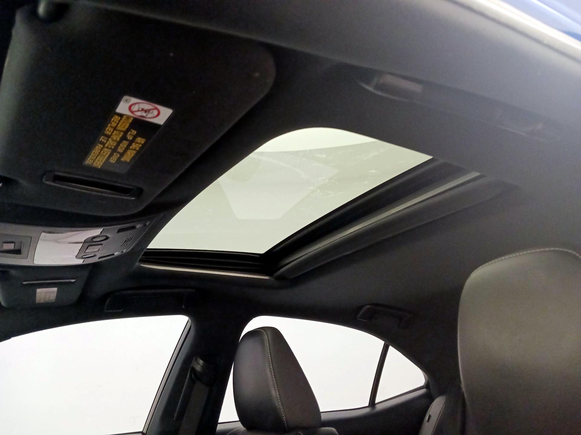 Thumbnail: 2016 Lexus IS - 20