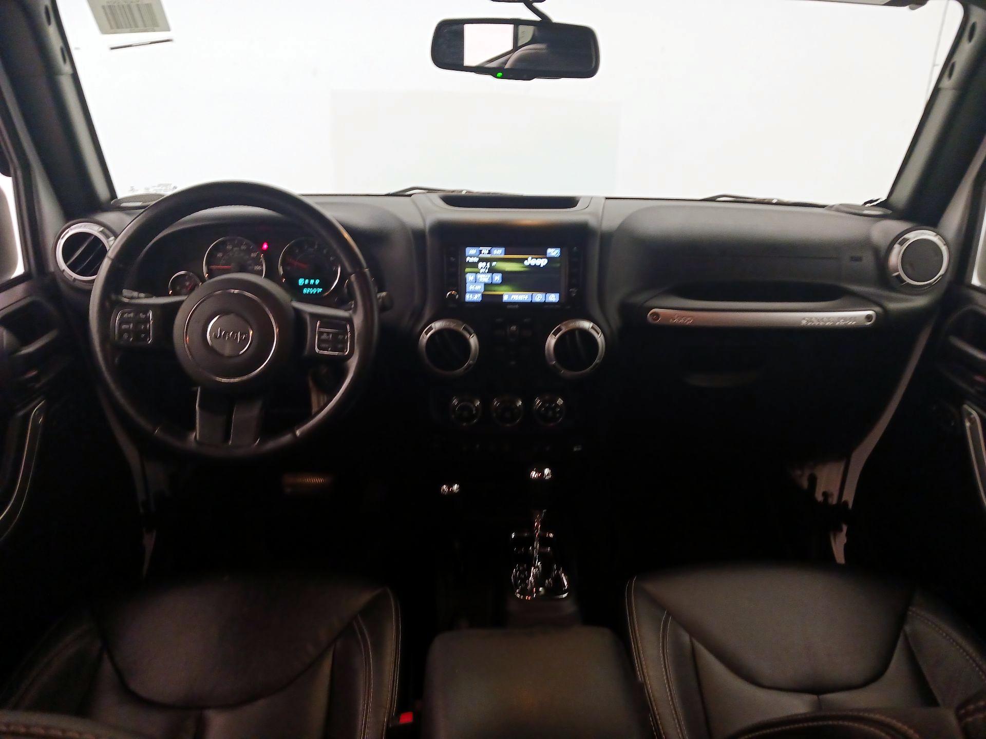 Thumbnail: 2015 Jeep Wrangler - 9