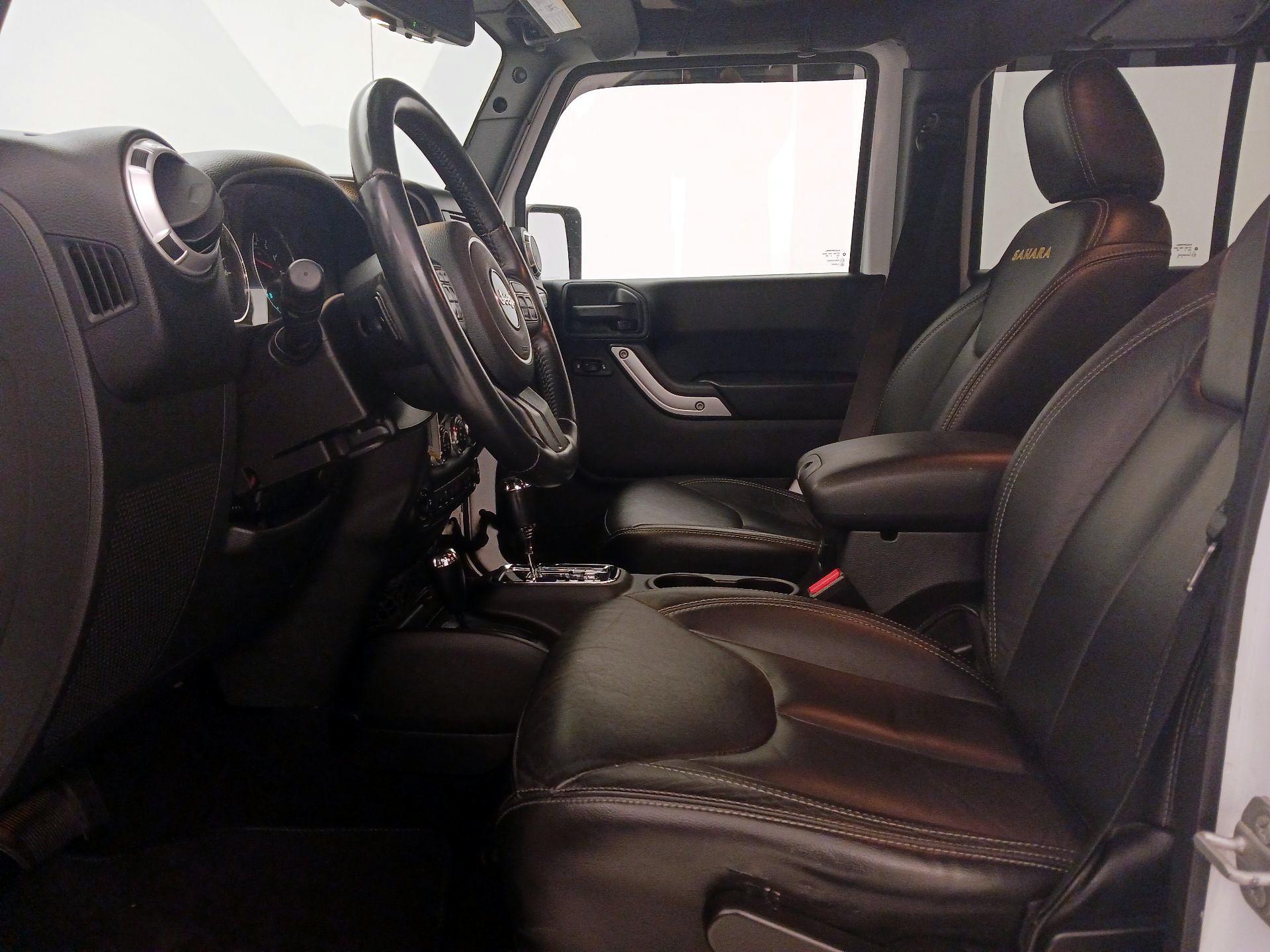 Thumbnail: 2015 Jeep Wrangler - 11