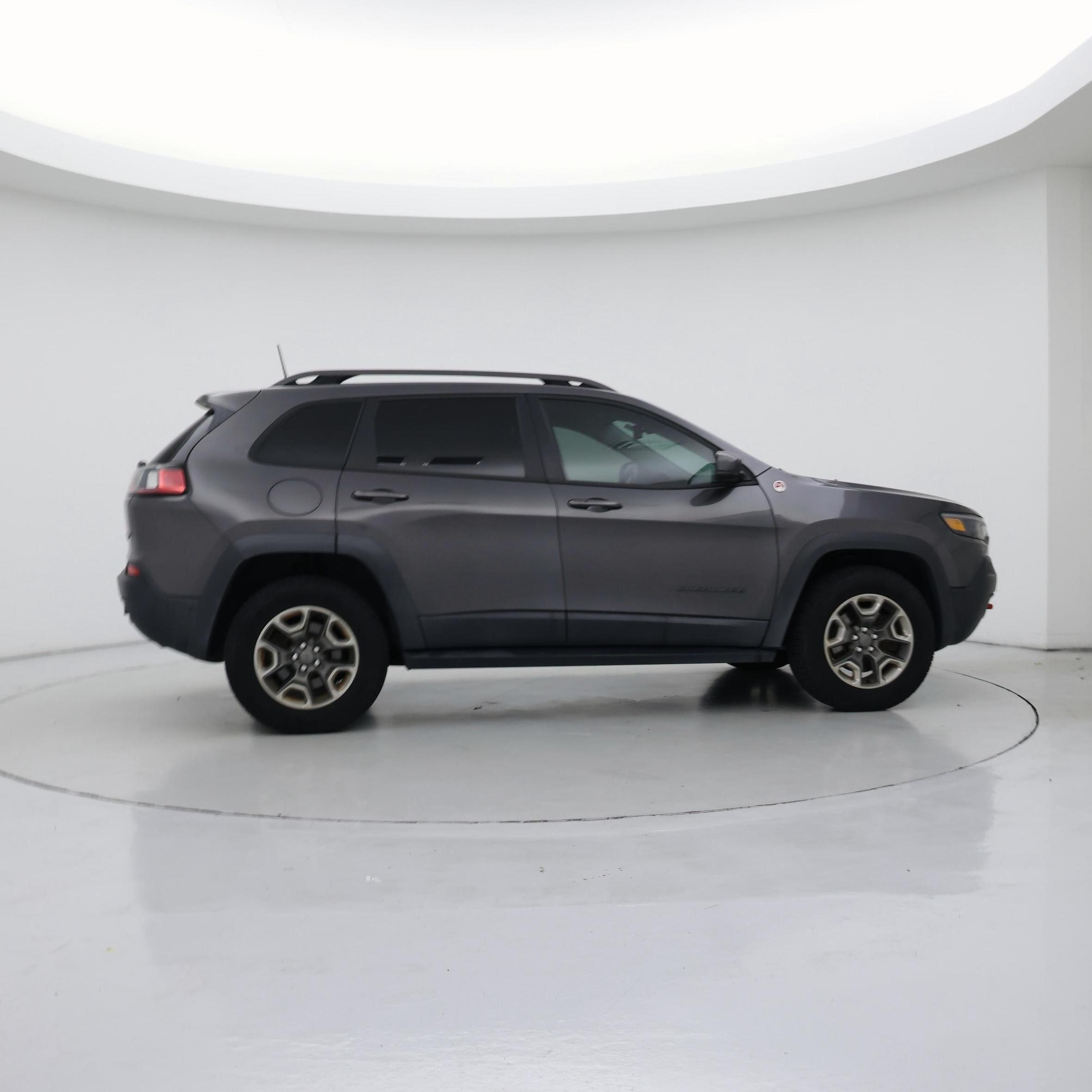 Thumbnail: 2019 Jeep Cherokee - 7