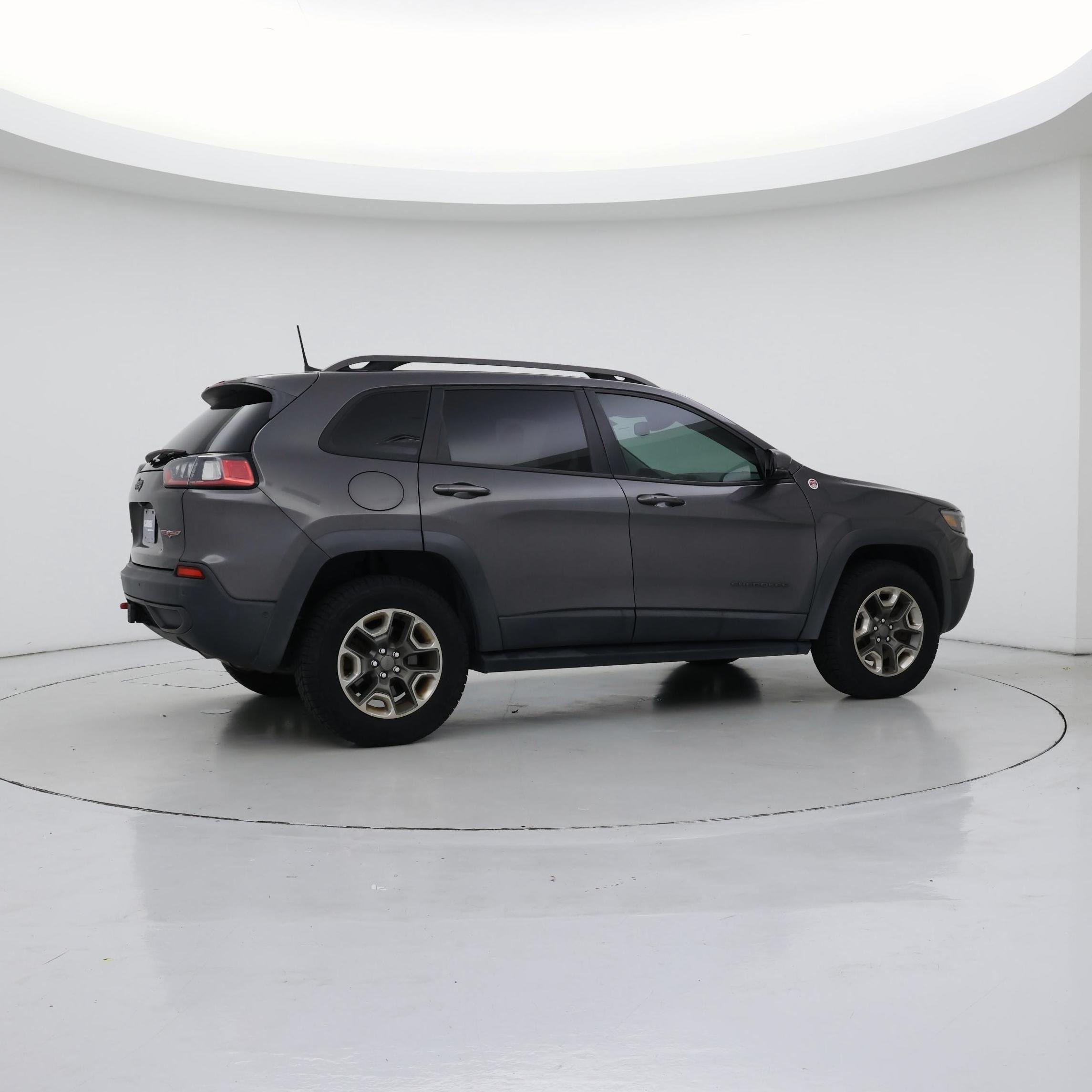 Thumbnail: 2019 Jeep Cherokee - 8