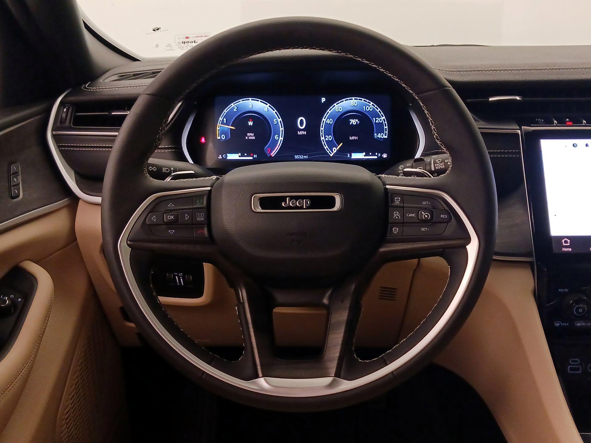 Thumbnail: 2023 Jeep Grand Cherokee - 10