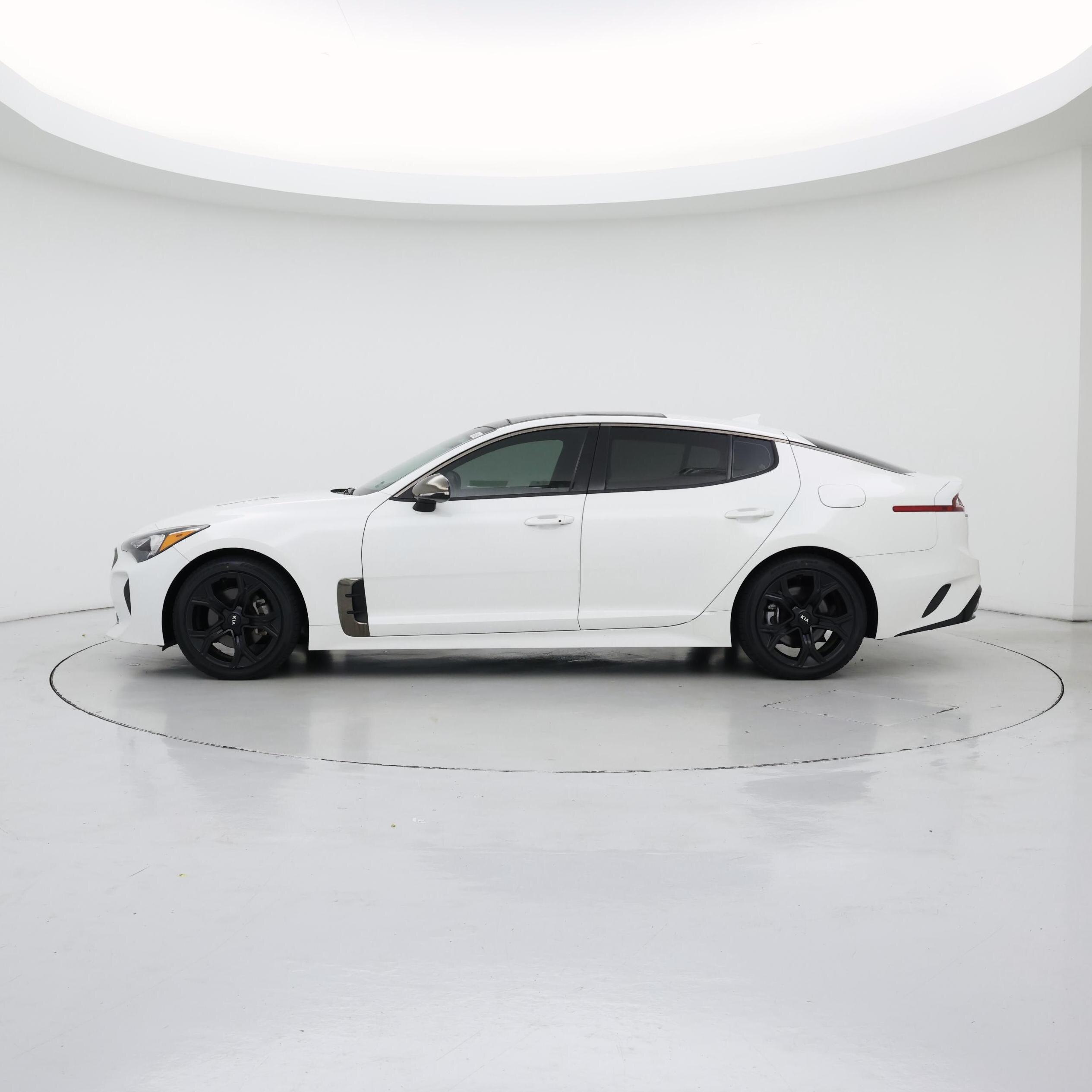 Thumbnail: 2021 Kia Stinger - 3