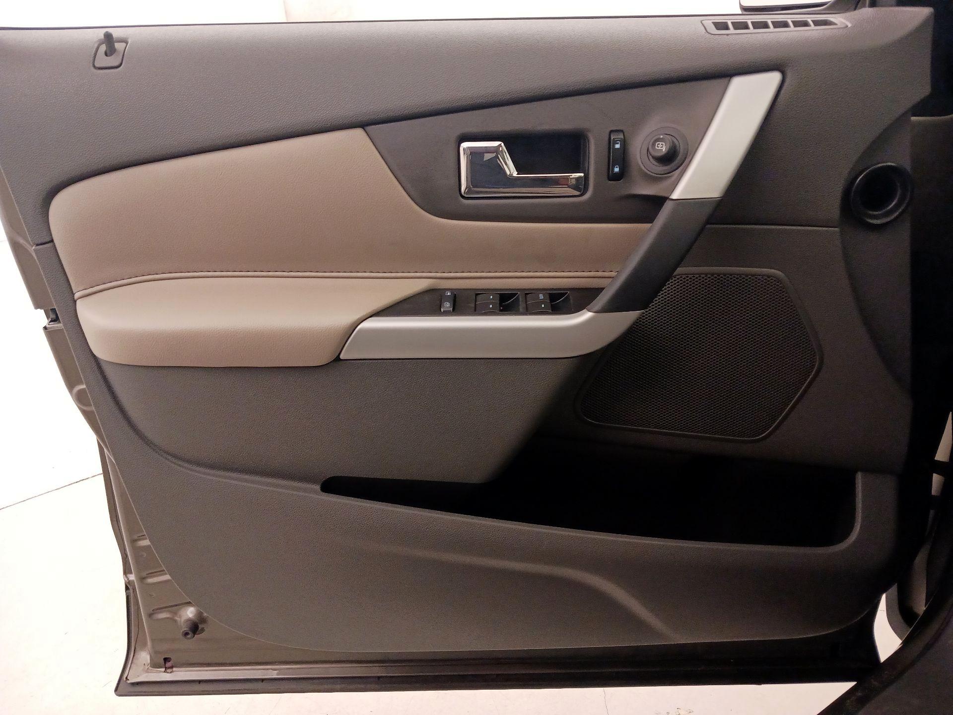 Thumbnail: 2014 Ford Edge - 12