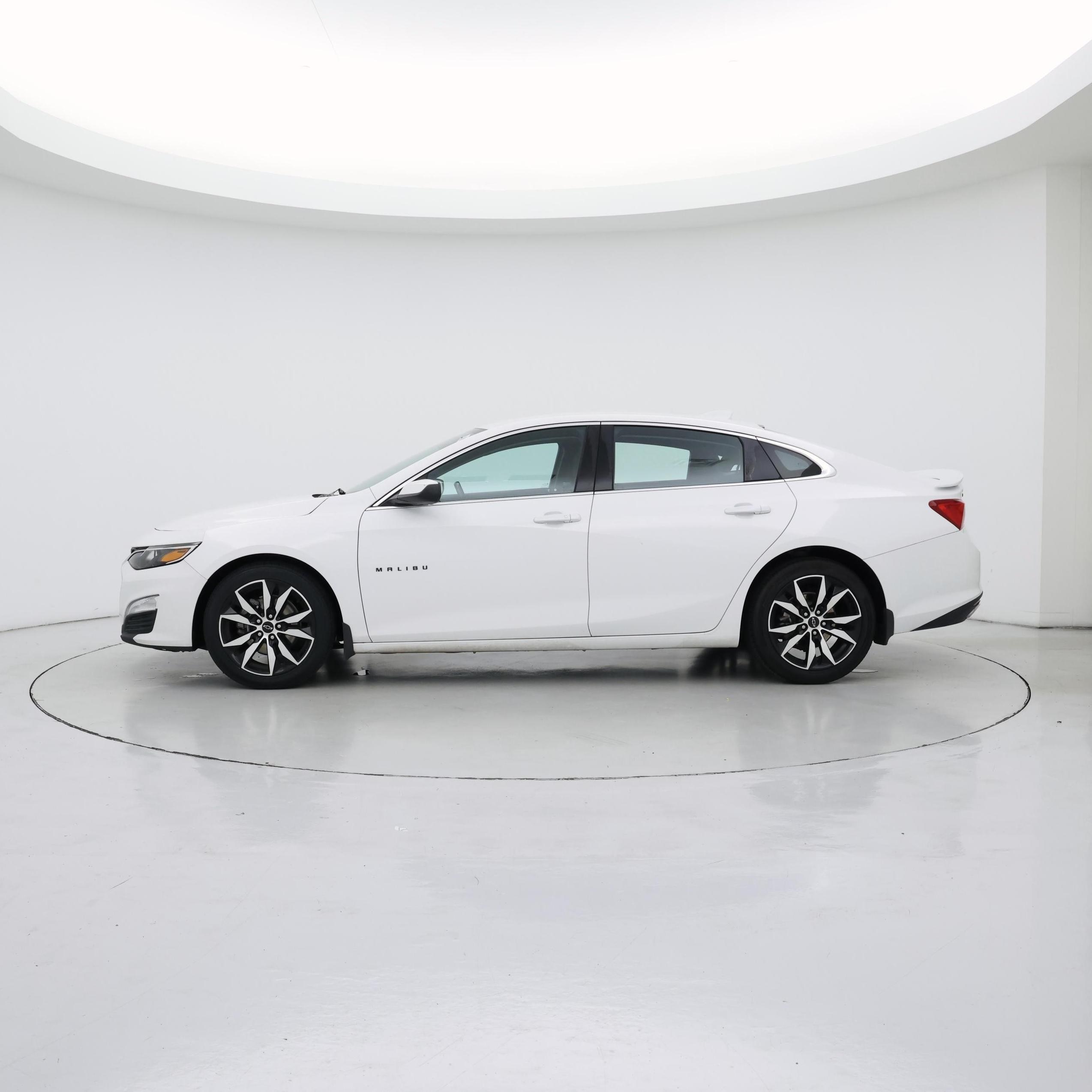 Thumbnail: 2020 Chevrolet Malibu - 3