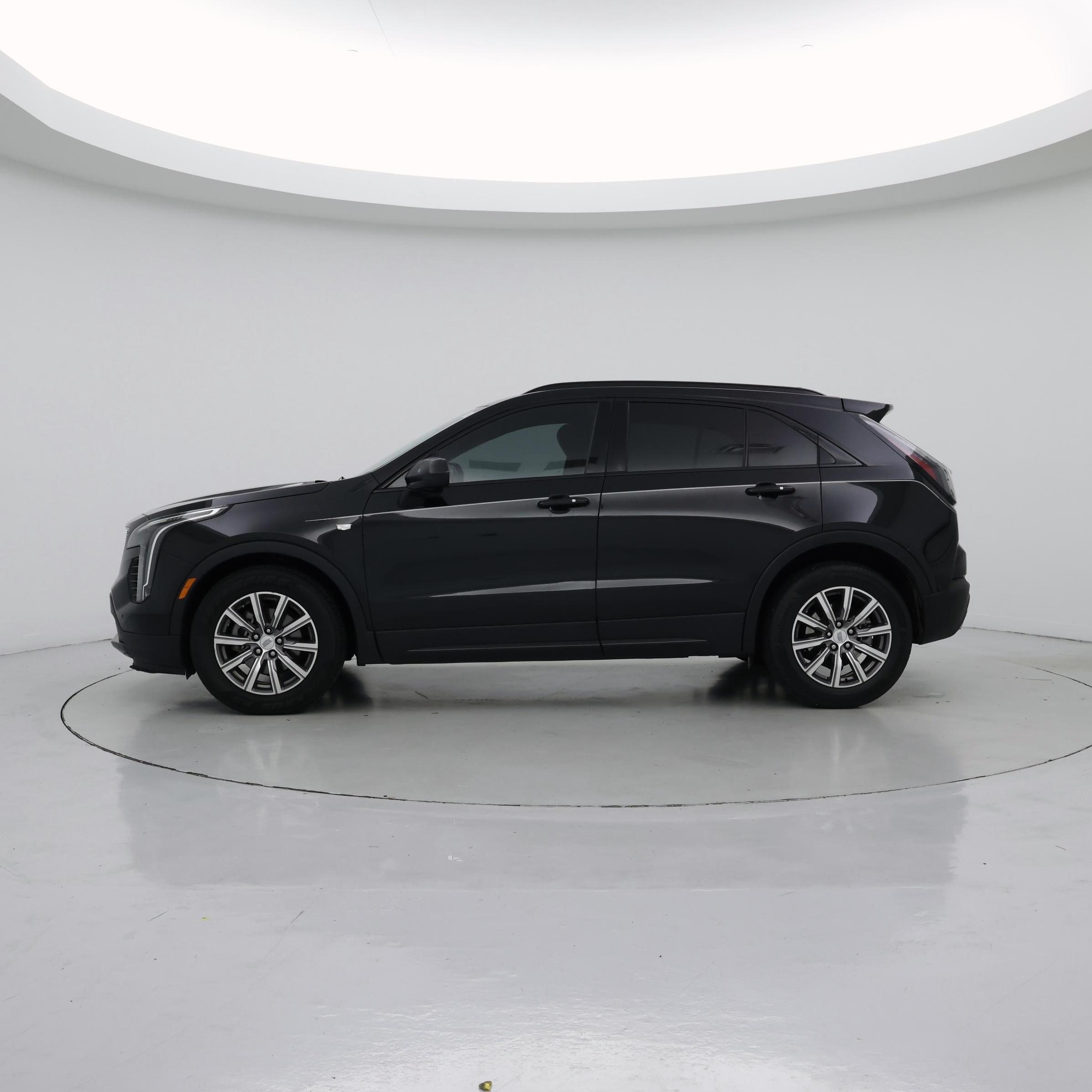 Thumbnail: 2019 Cadillac XT4 - 3
