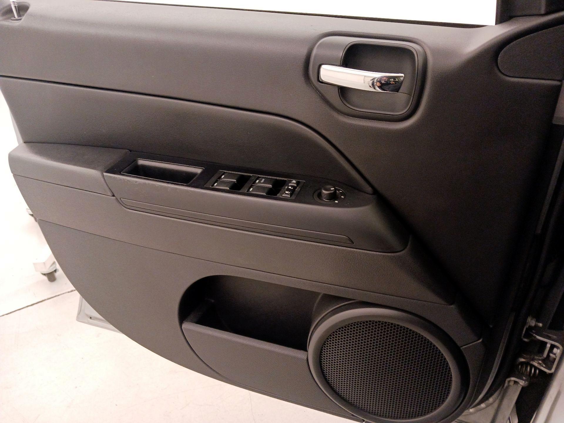 Thumbnail: 2014 Jeep Compass - 12