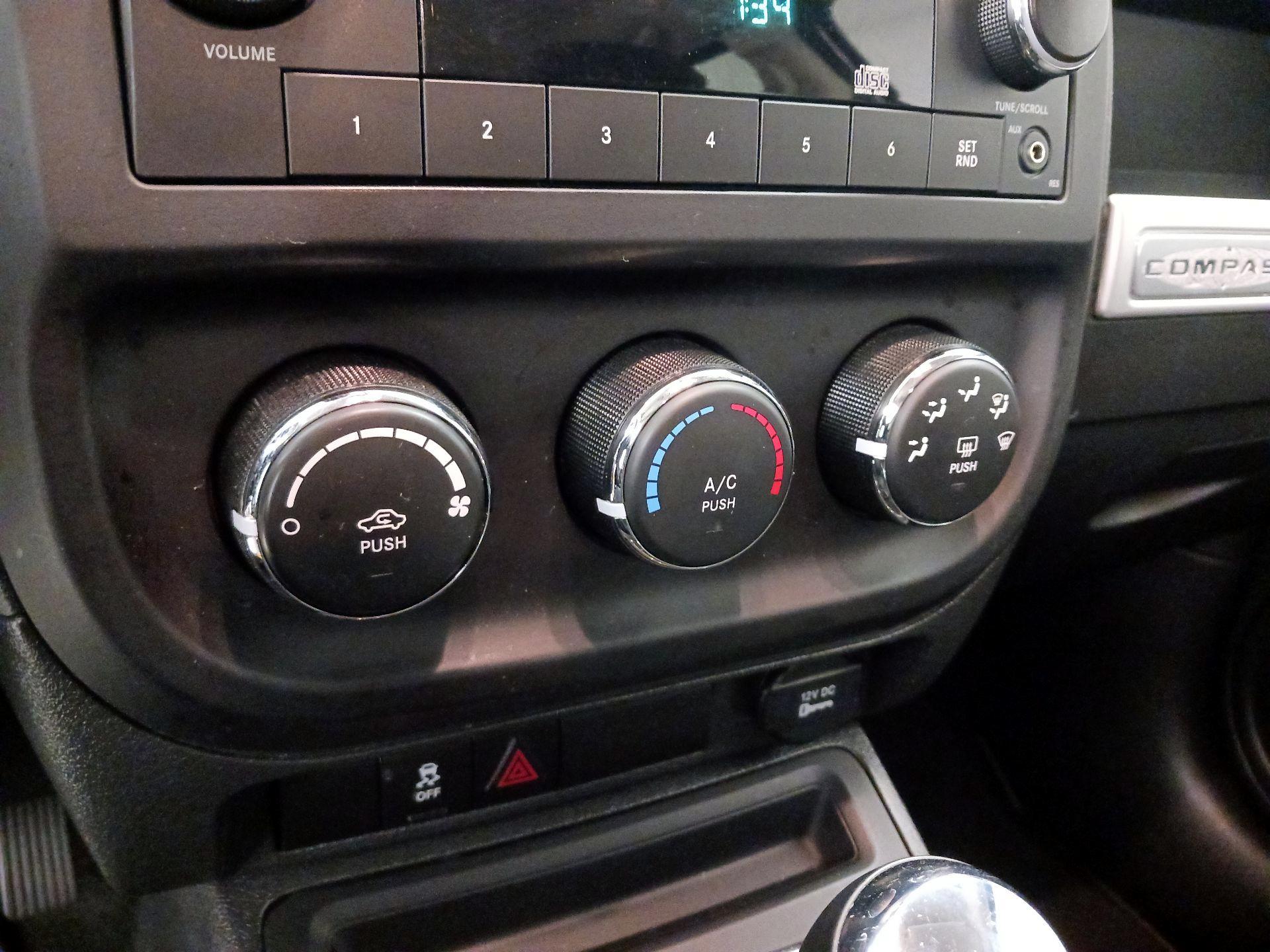 Thumbnail: 2014 Jeep Compass - 14