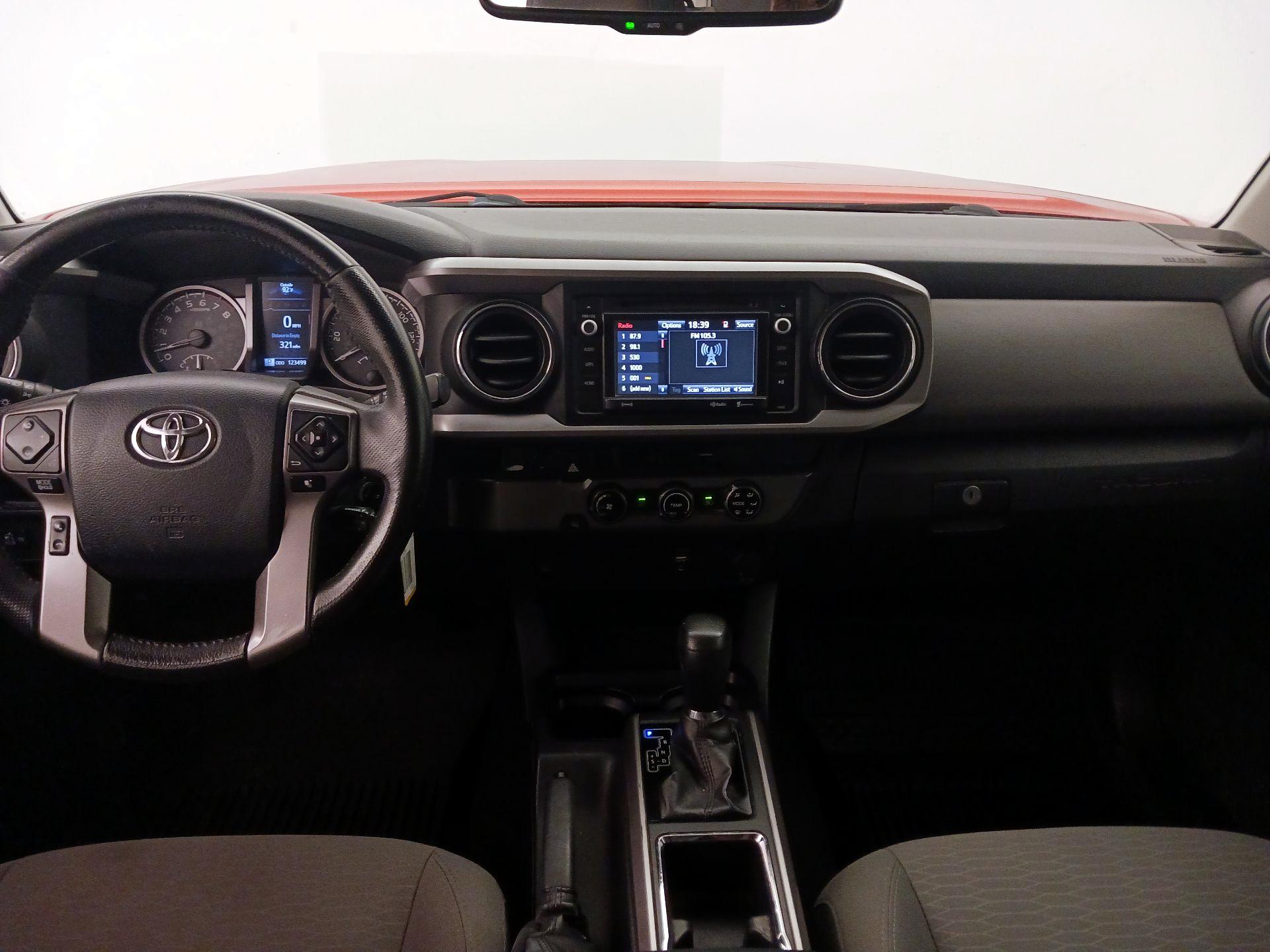 Thumbnail: 2017 Toyota Tacoma - 9