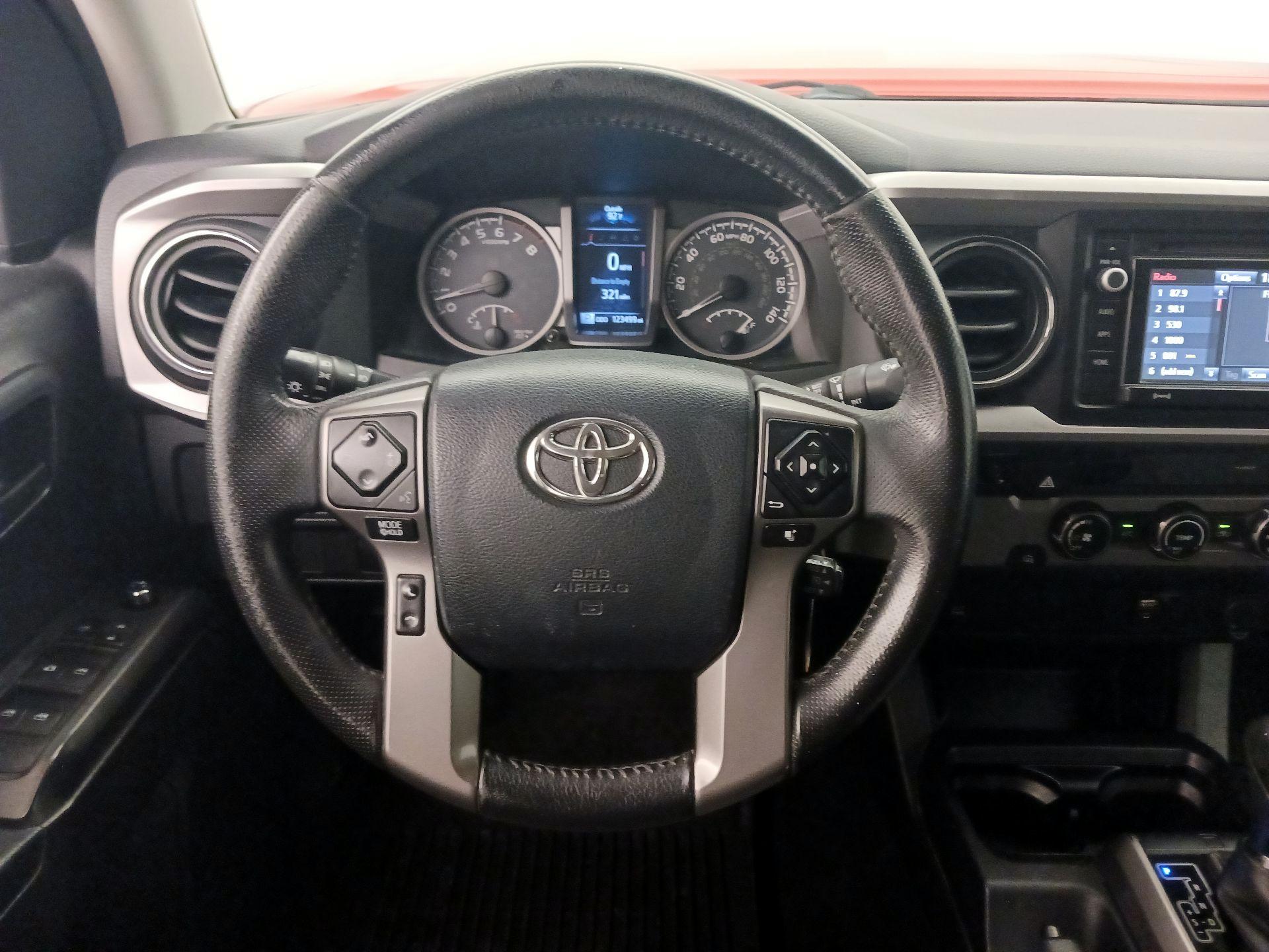 Thumbnail: 2017 Toyota Tacoma - 10