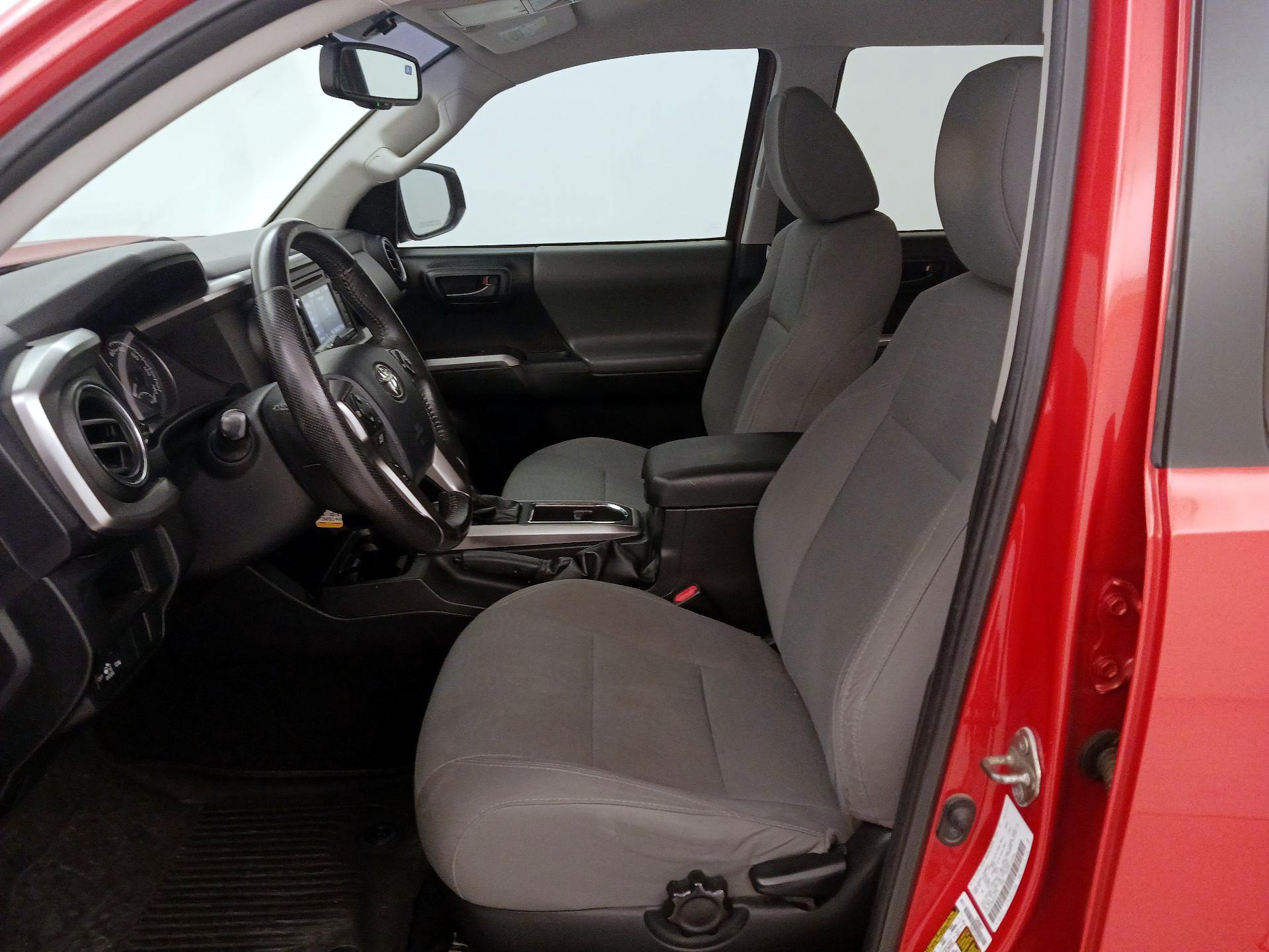 Thumbnail: 2017 Toyota Tacoma - 11