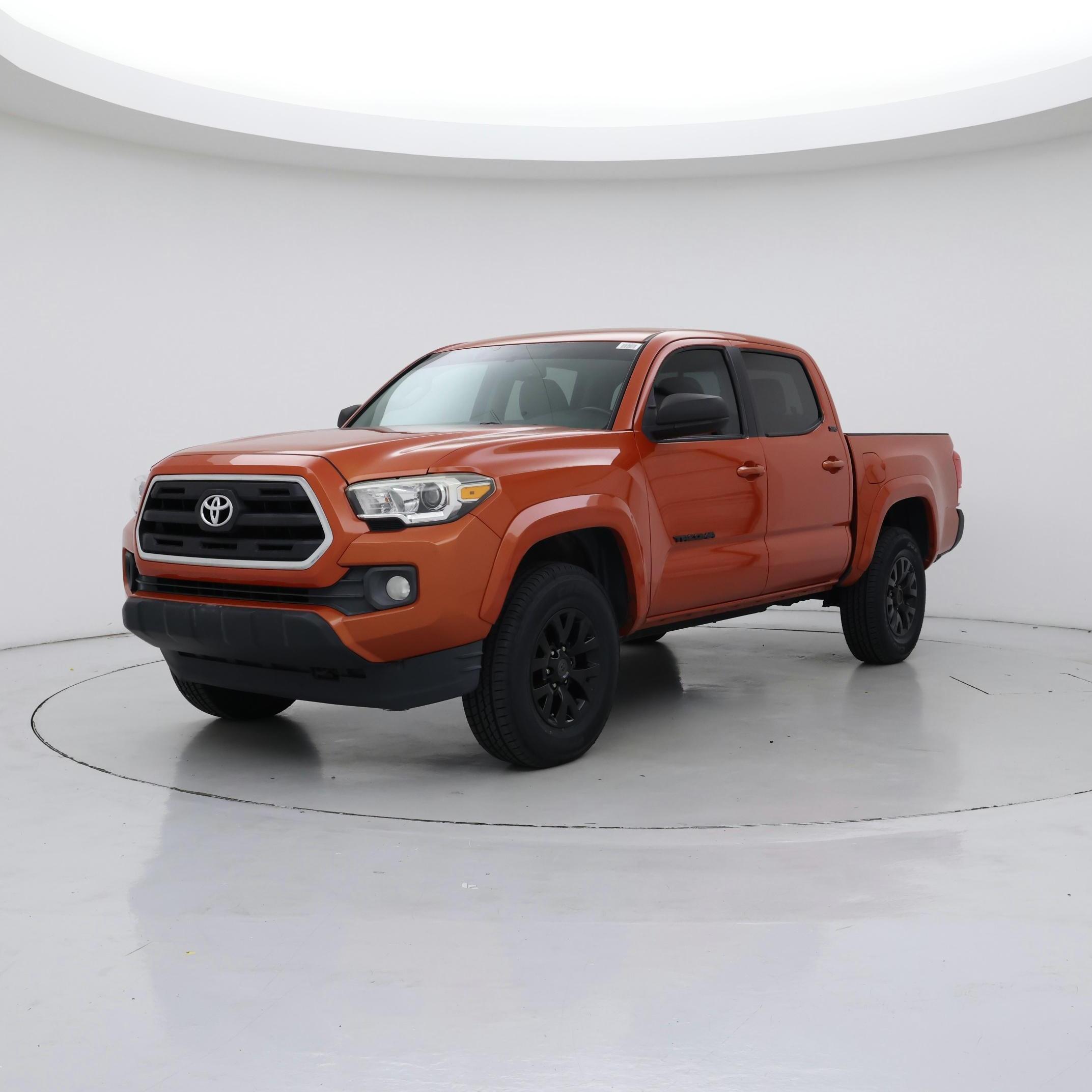 Thumbnail: 2017 Toyota Tacoma - 4