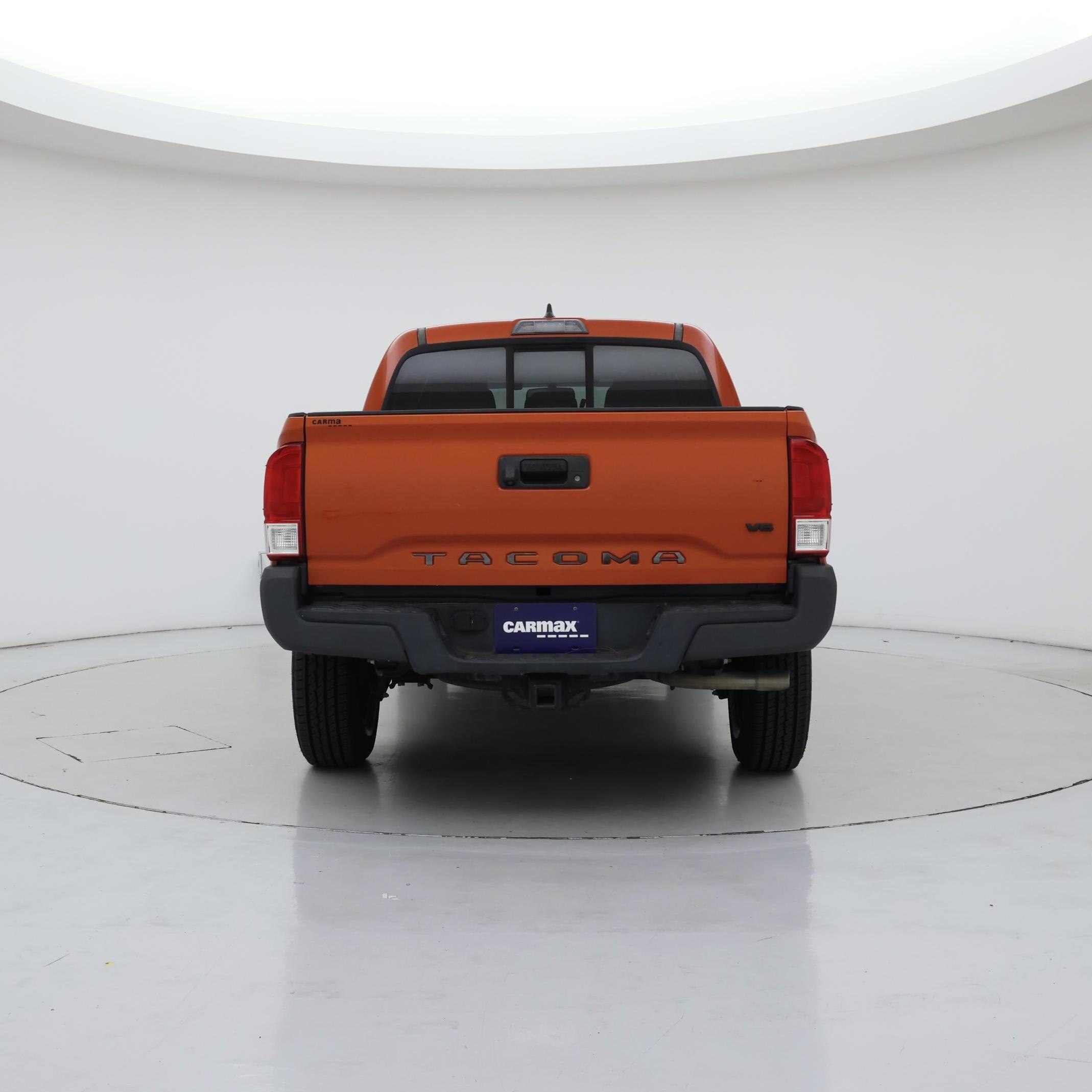 Thumbnail: 2017 Toyota Tacoma - 6