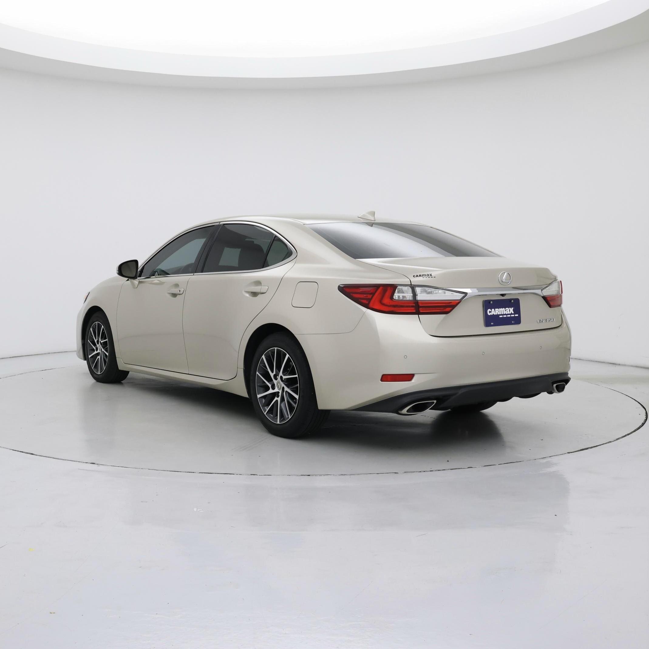 Thumbnail: 2016 Lexus ES - 2