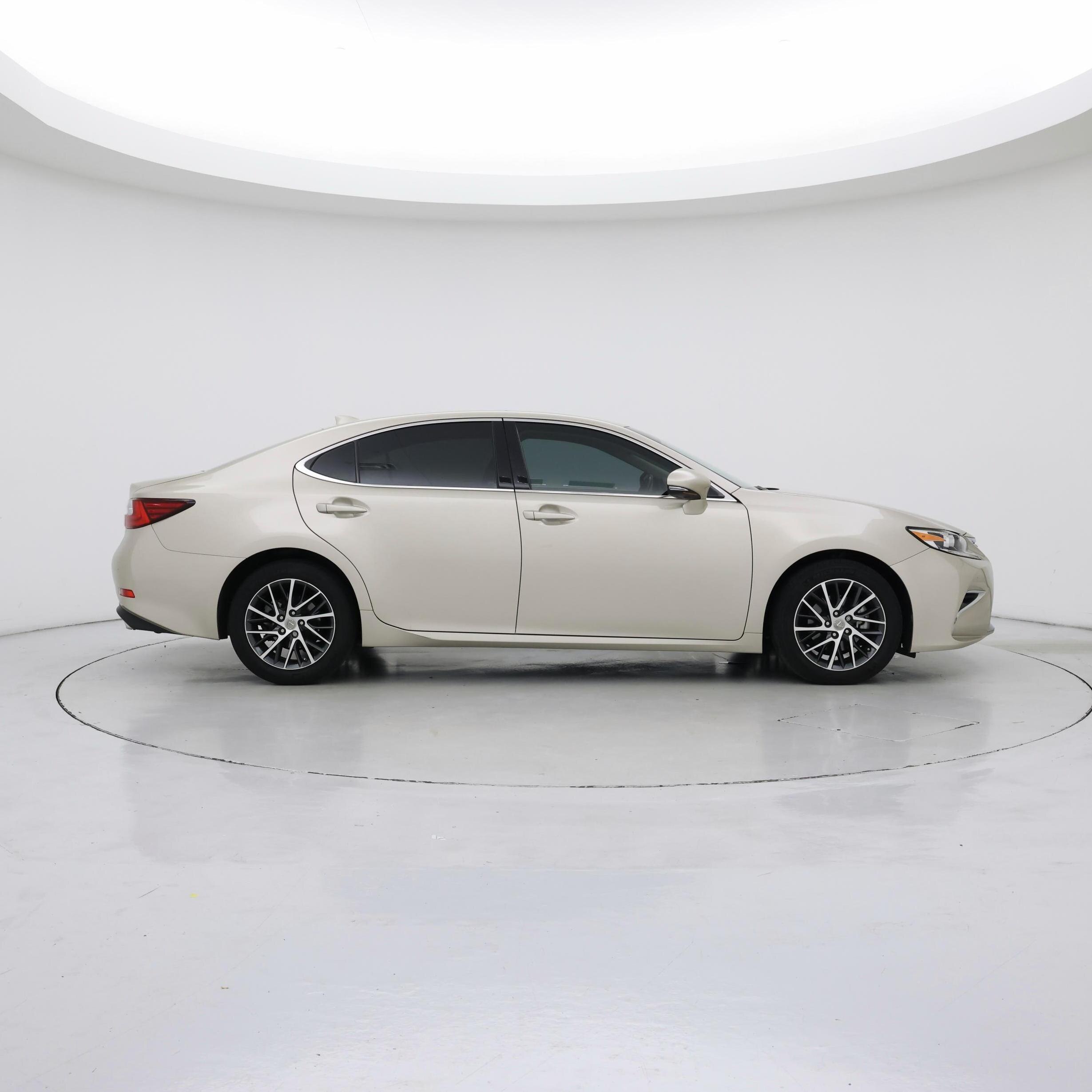 Thumbnail: 2016 Lexus ES - 7