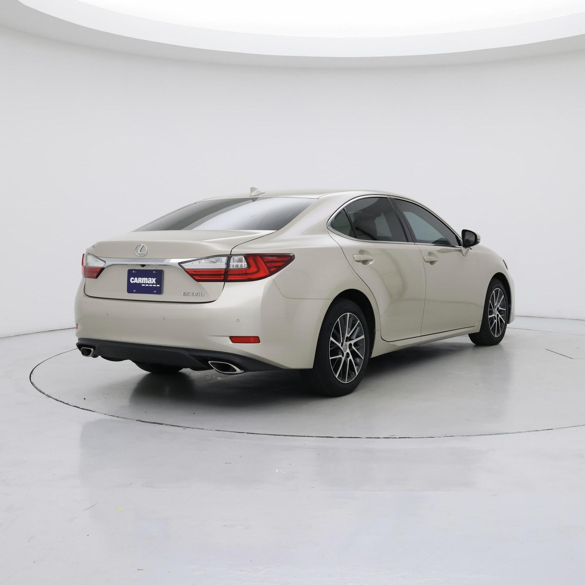 Thumbnail: 2016 Lexus ES - 8