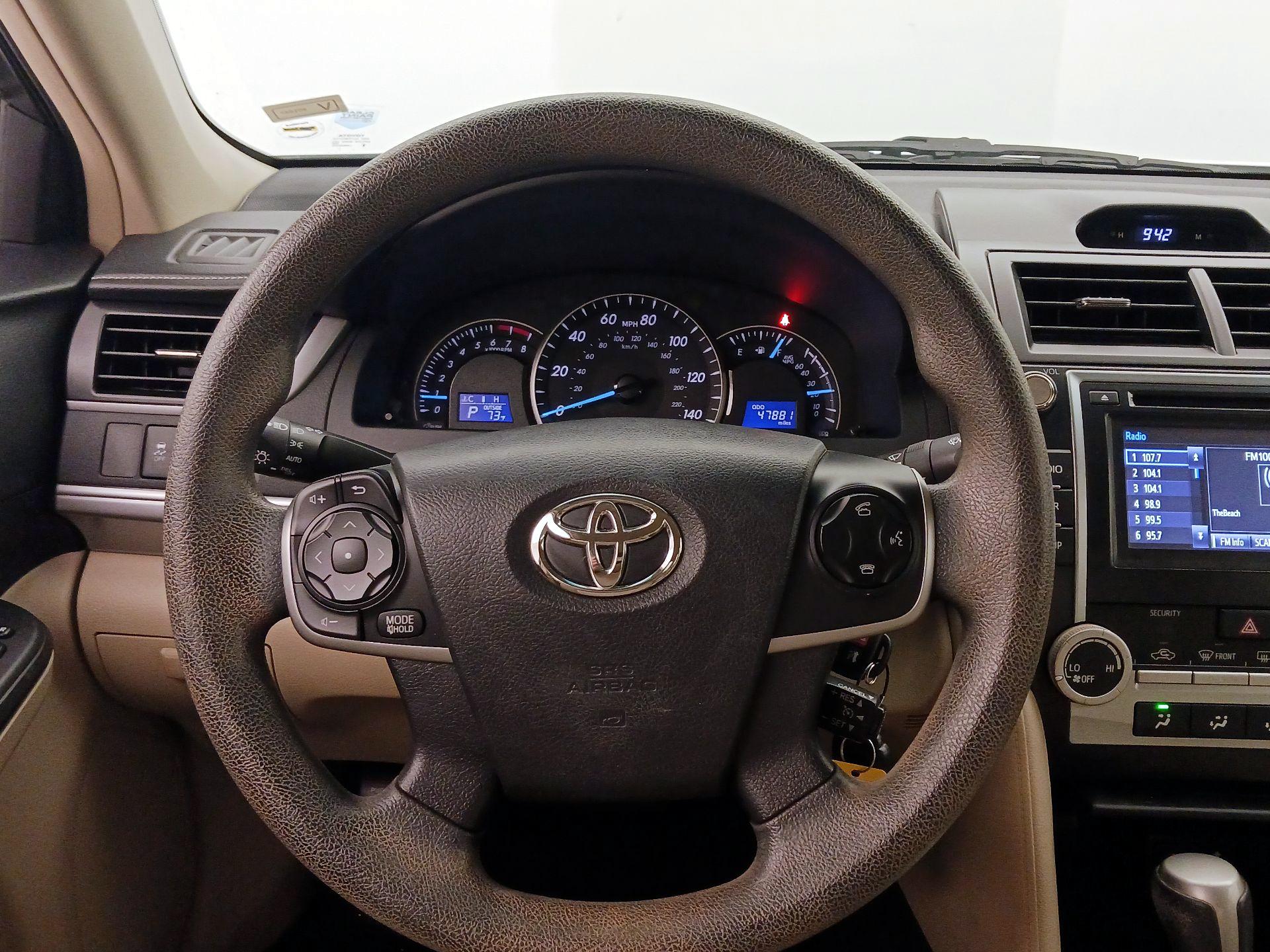 Thumbnail: 2014 Toyota Camry - 10