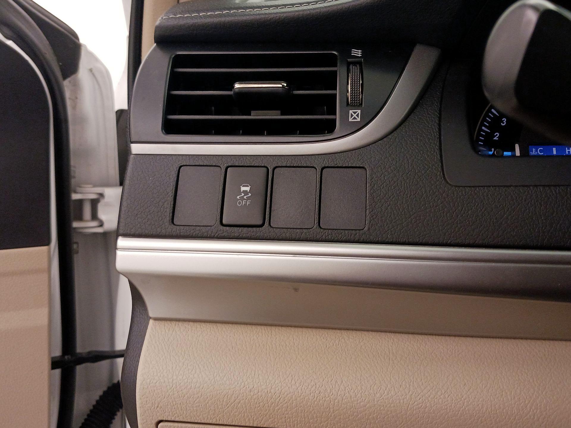 Thumbnail: 2014 Toyota Camry - 13