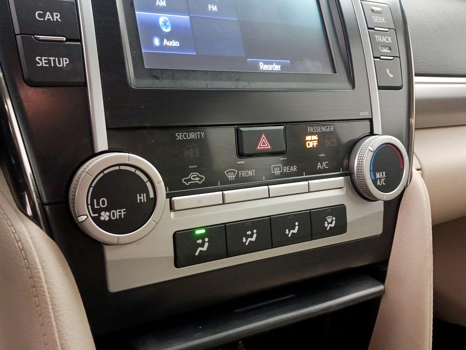 Thumbnail: 2014 Toyota Camry - 16