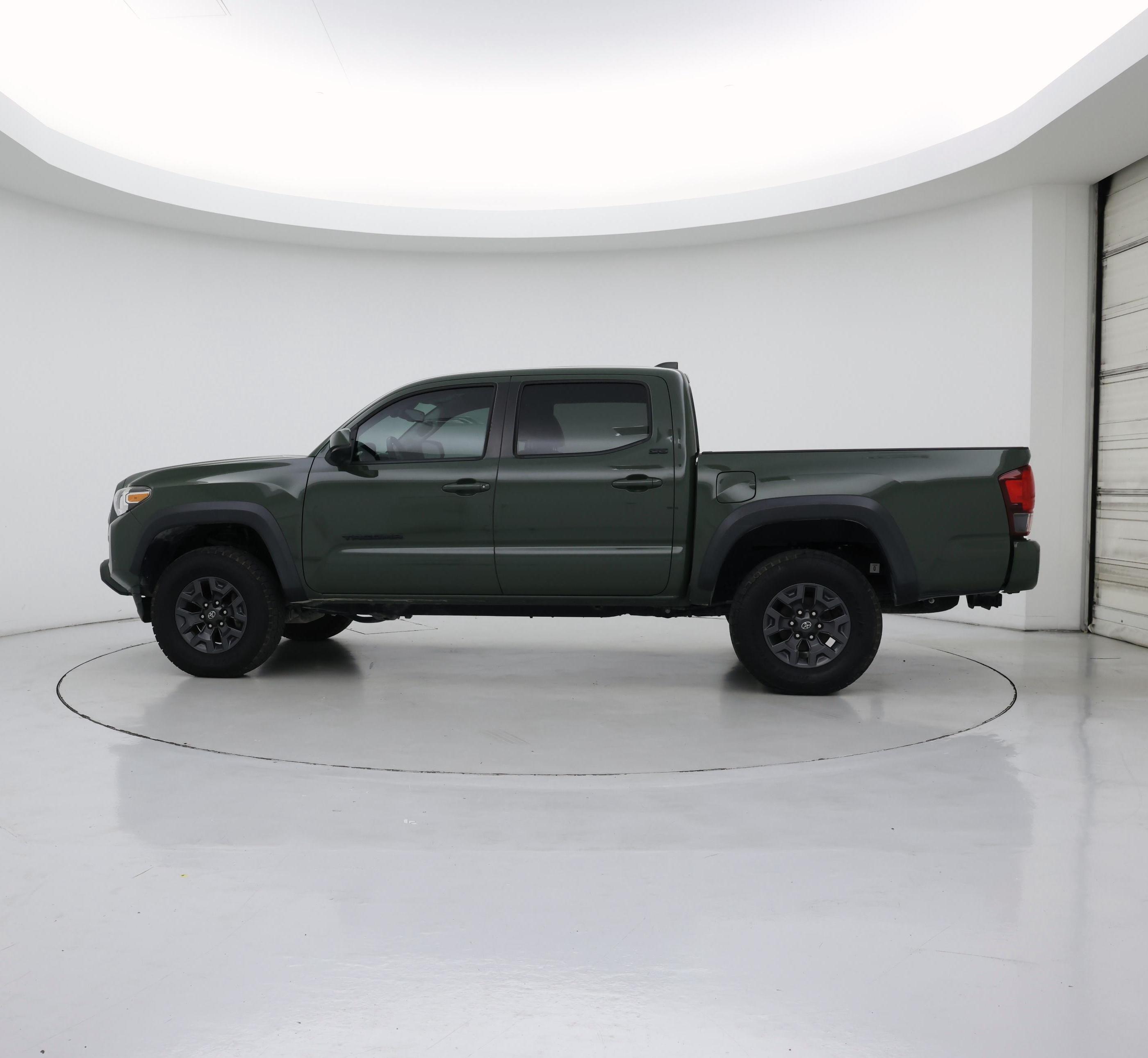 Thumbnail: 2021 Toyota Tacoma - 3