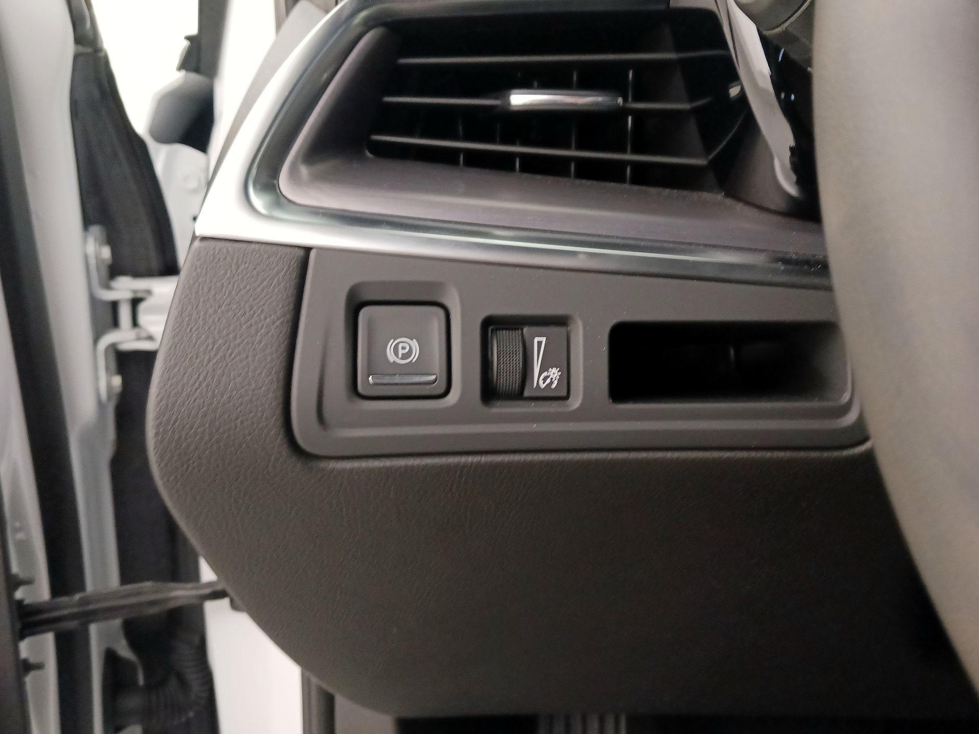 Thumbnail: 2024 Cadillac XT5 - 13