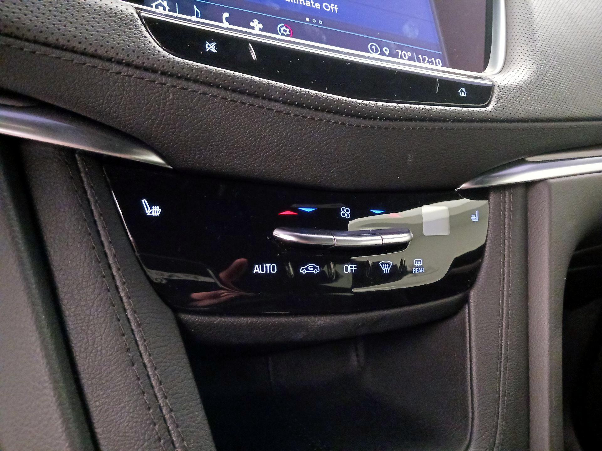 Thumbnail: 2024 Cadillac XT5 - 16