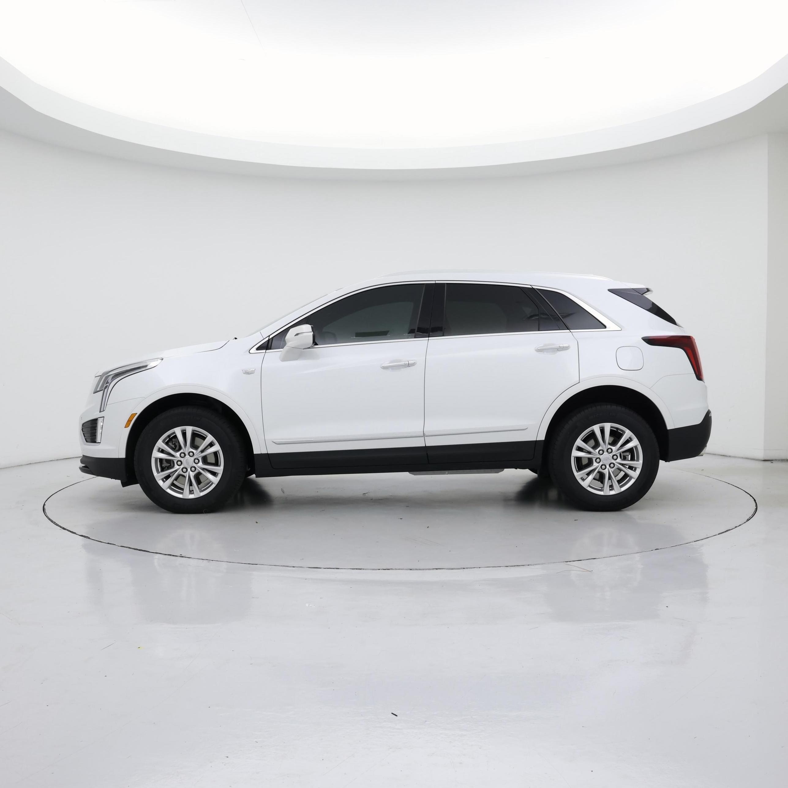 Thumbnail: 2024 Cadillac XT5 - 3