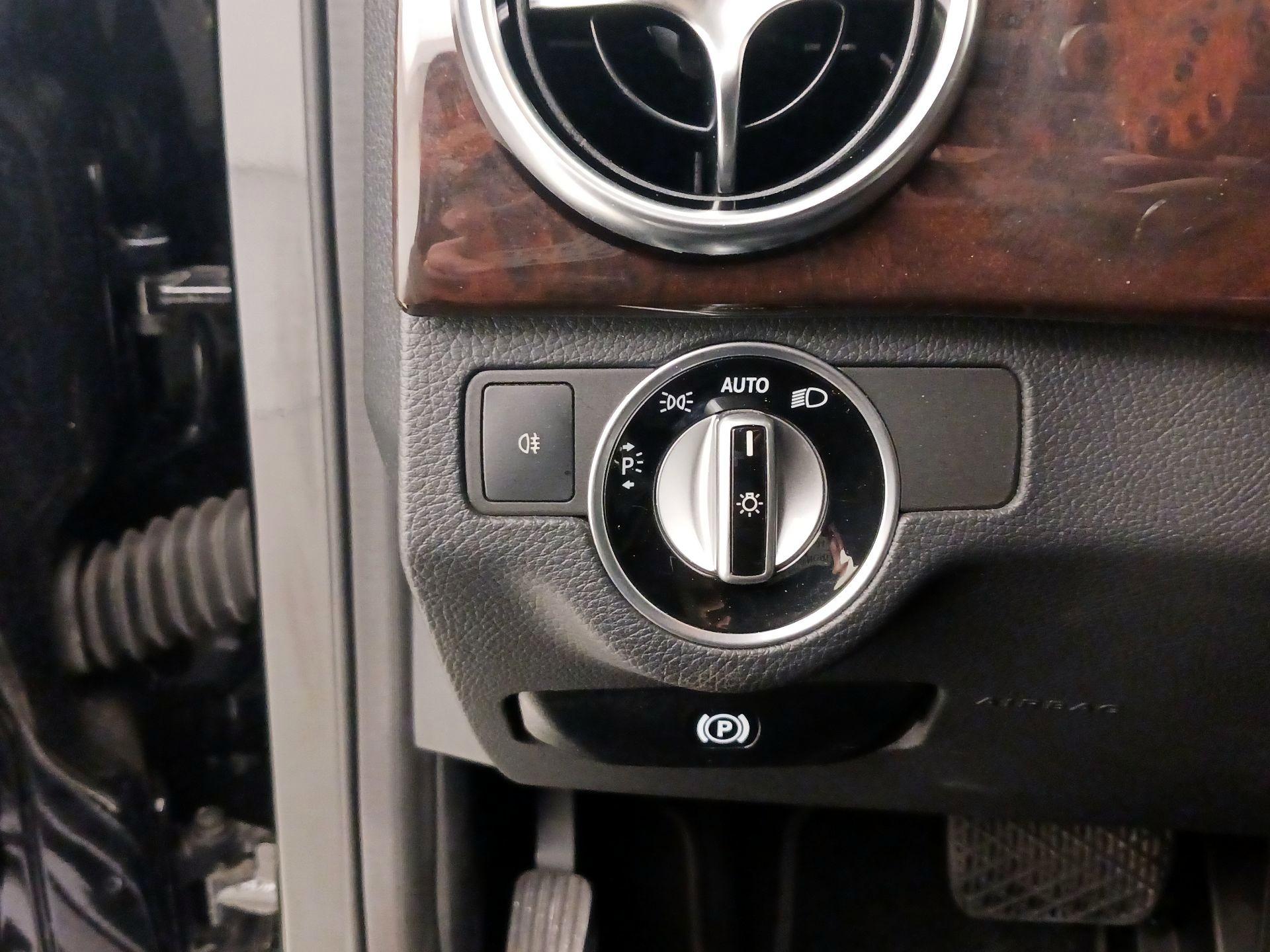 Thumbnail: 2015 Mercedes-Benz GLK - 13
