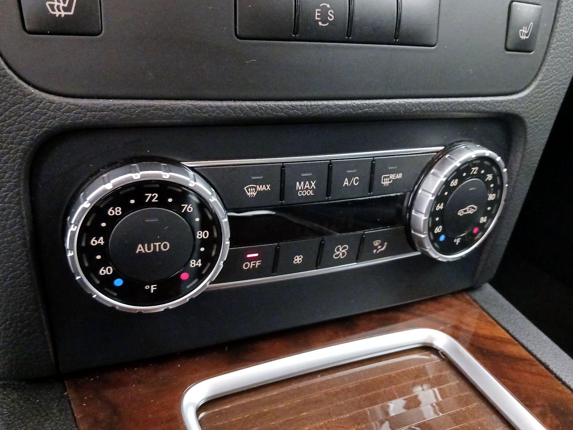 Thumbnail: 2015 Mercedes-Benz GLK - 17