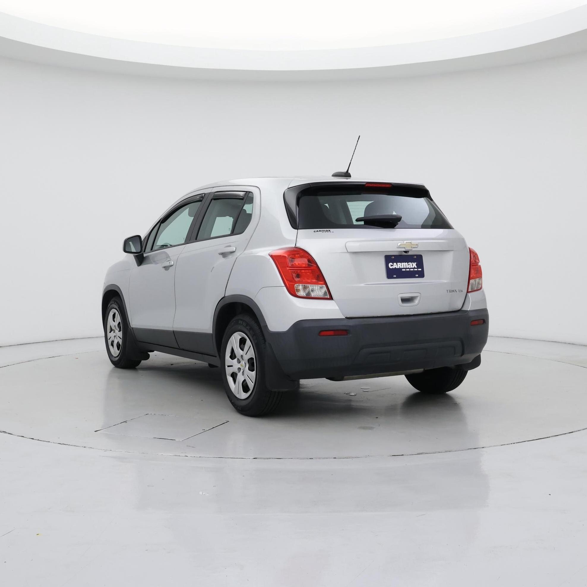 Thumbnail: 2015 Chevrolet Trax - 2