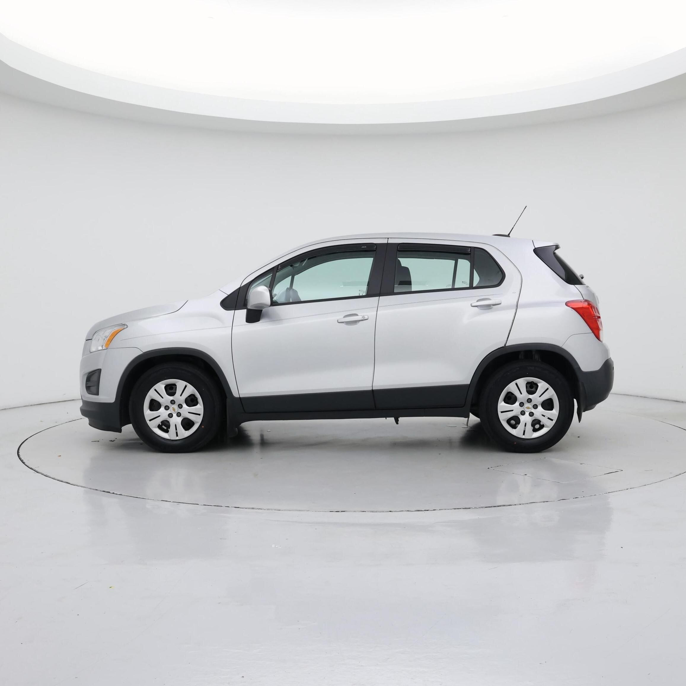 Thumbnail: 2015 Chevrolet Trax - 3