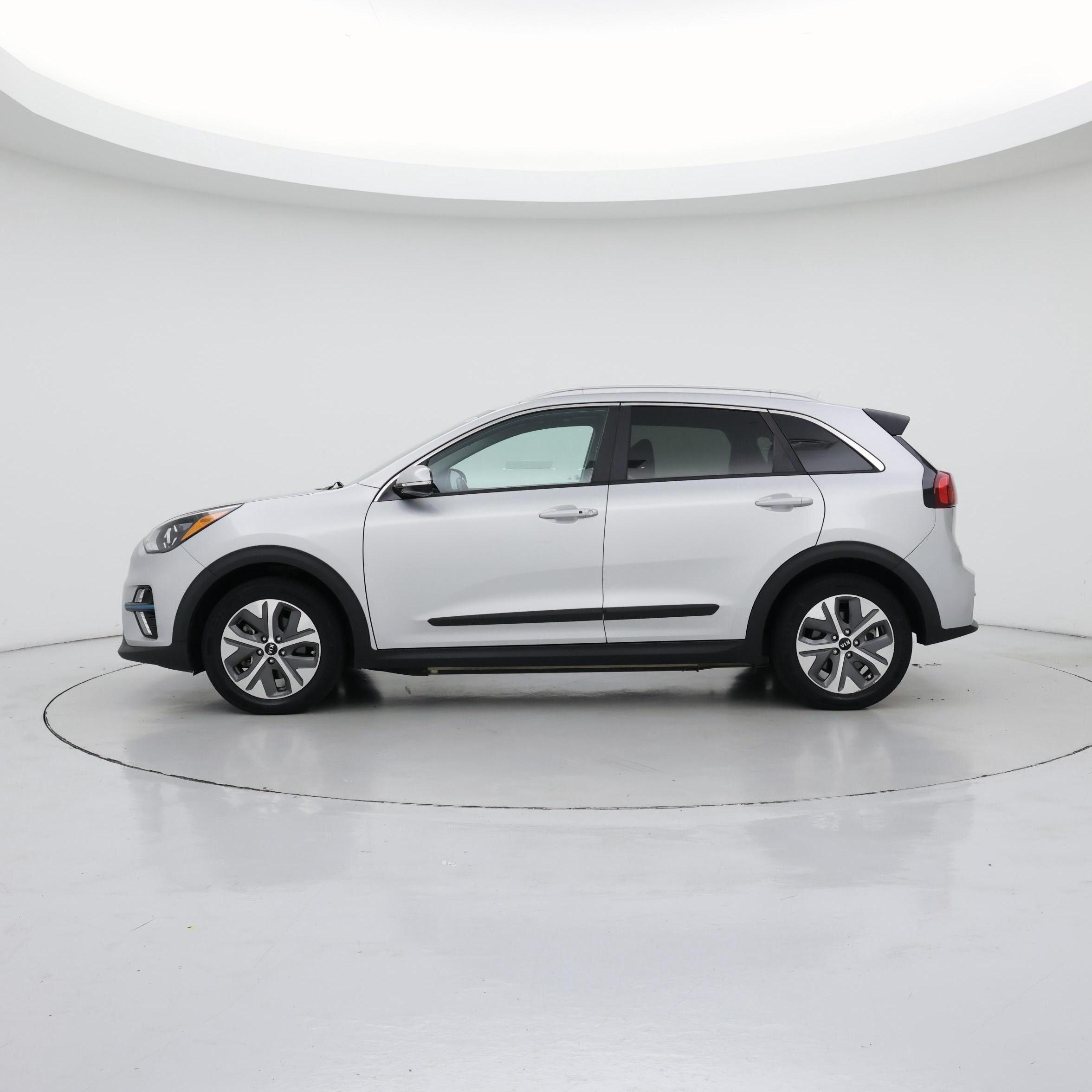 Thumbnail: 2021 Kia Niro - 3