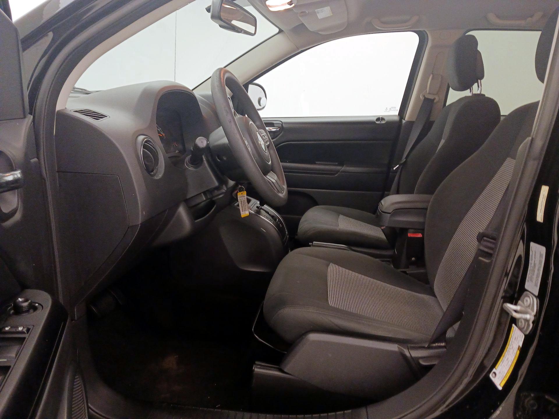 Thumbnail: 2017 Jeep Compass - 11
