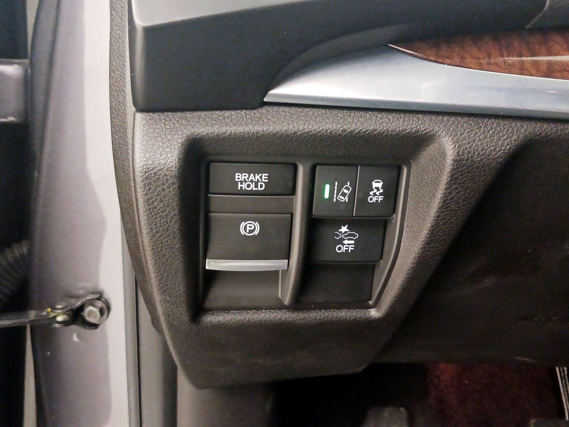 Thumbnail: 2020 Acura MDX - 13