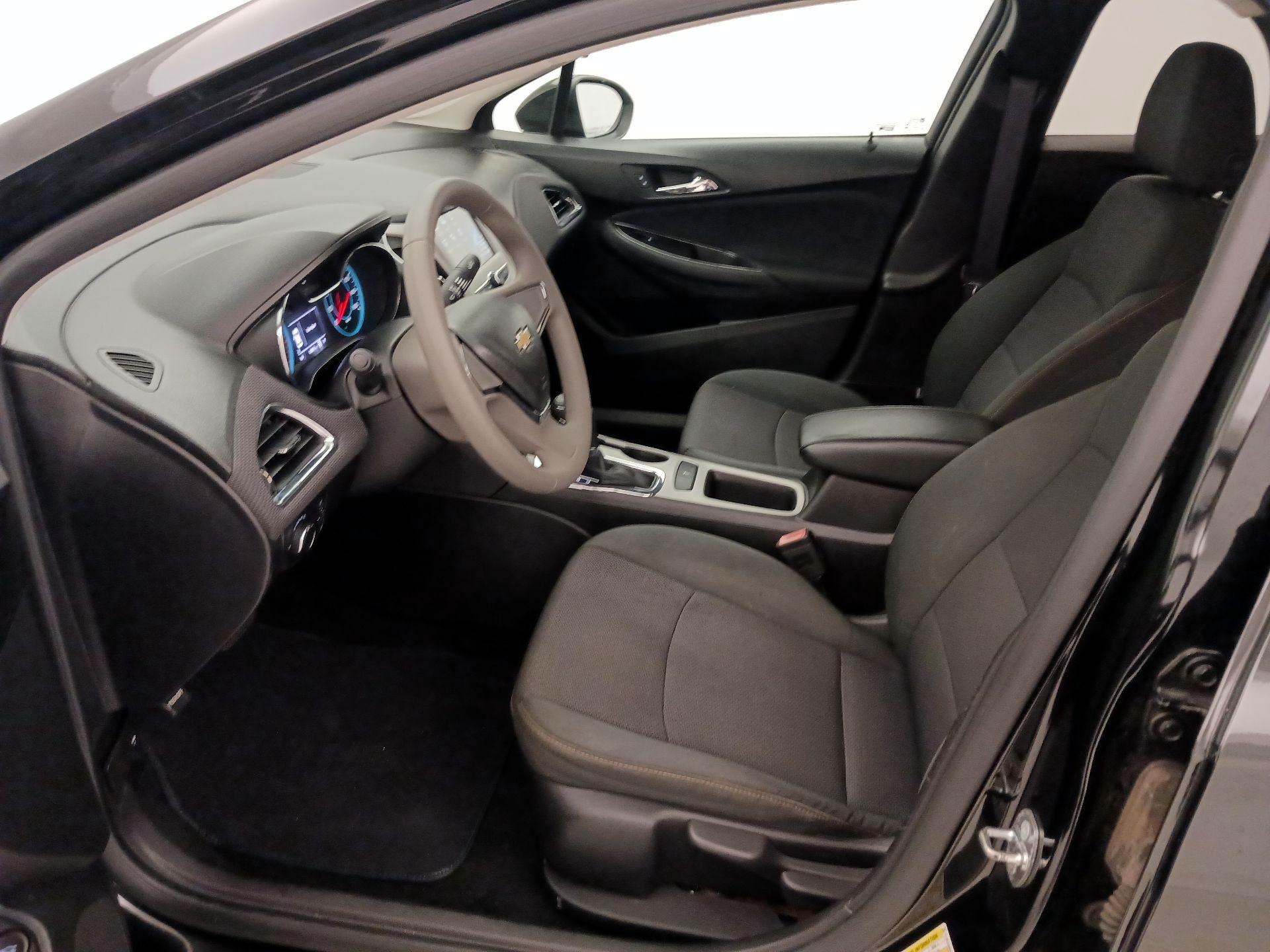 Thumbnail: 2017 Chevrolet Cruze - 11