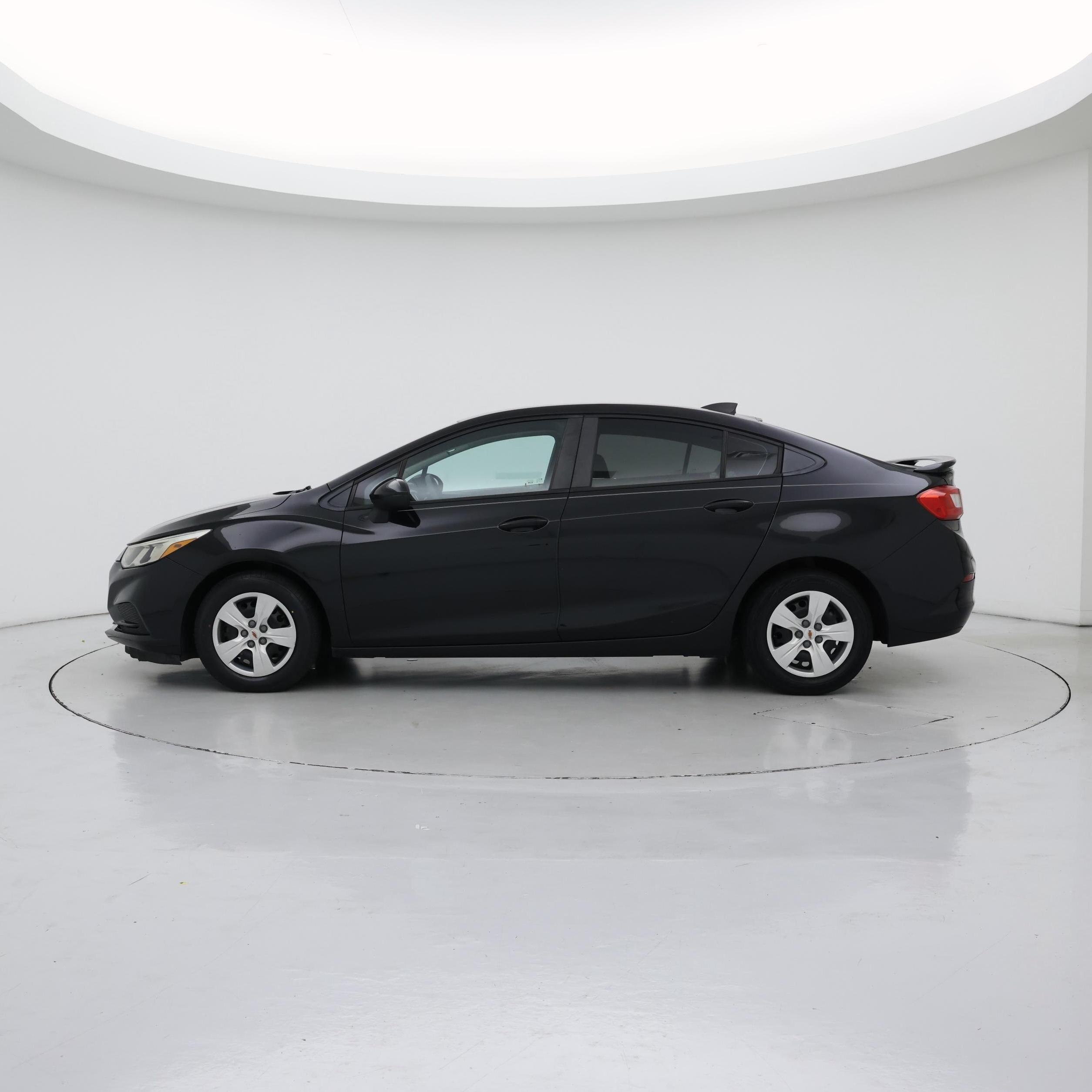Thumbnail: 2017 Chevrolet Cruze - 3